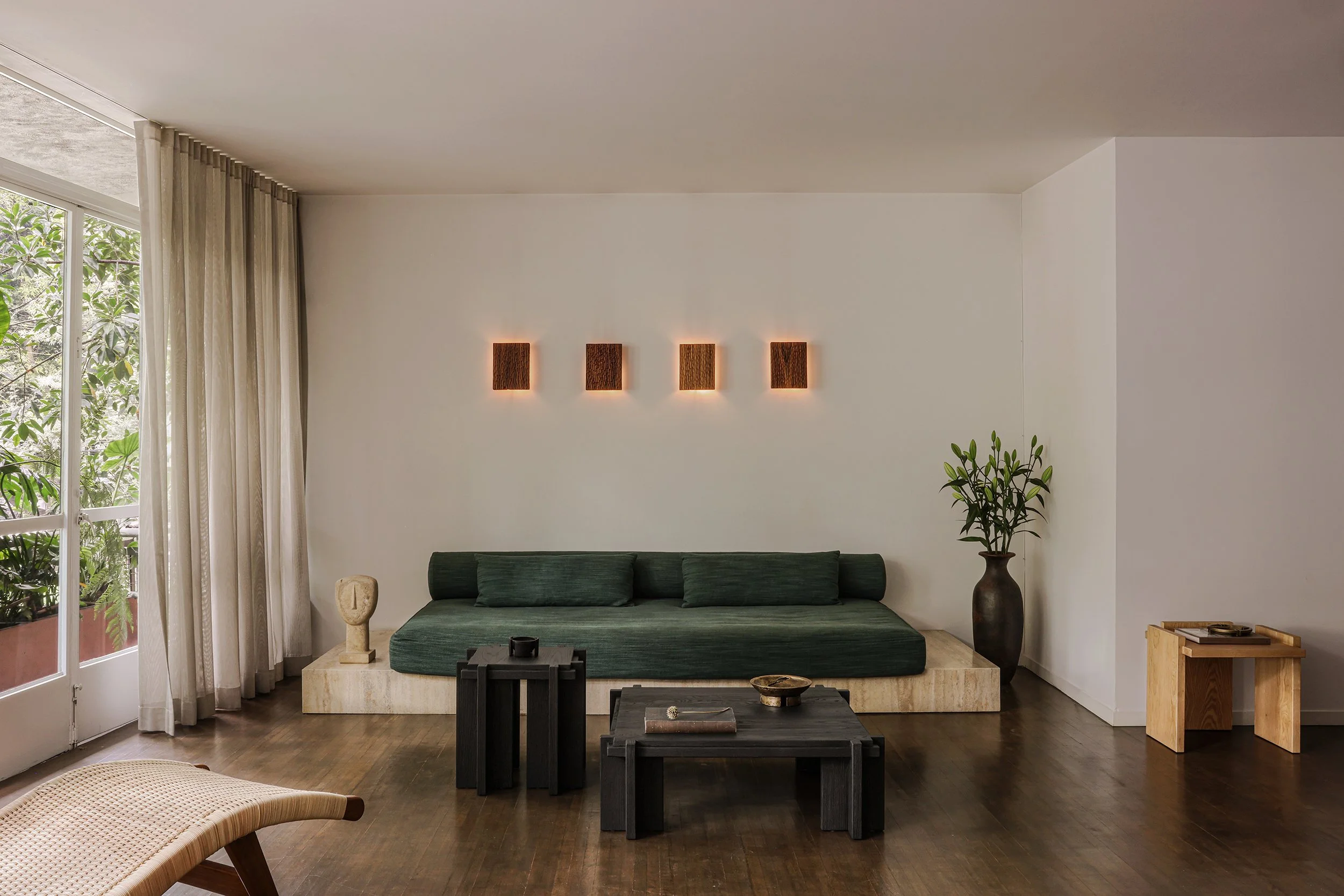 Deceres_Idro Coffee Table-001.jpg