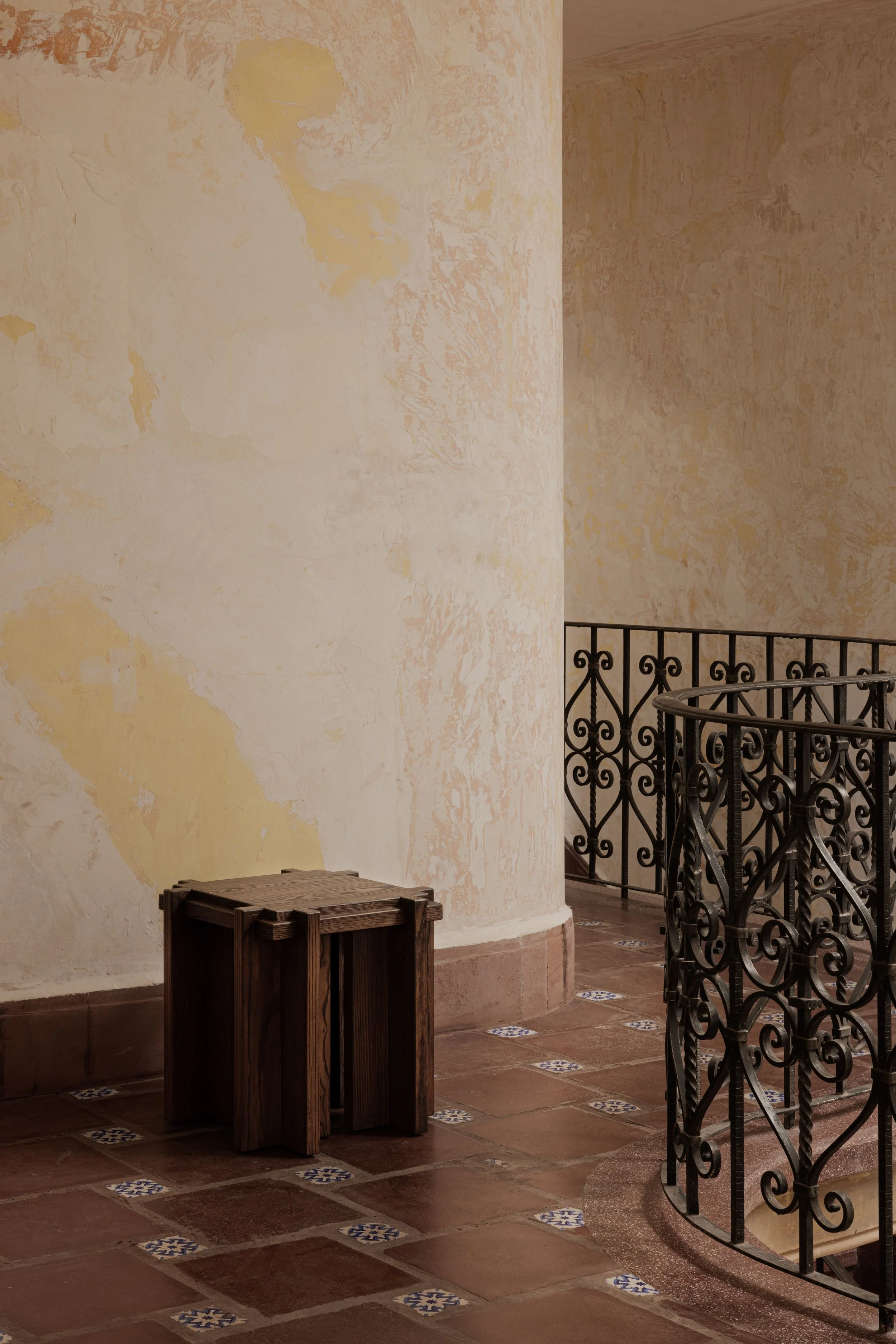 Deceres_Idro Side Table_BajoBajio_PhotoByAlejandroRamirezOrozco-LO RES-01.jpg