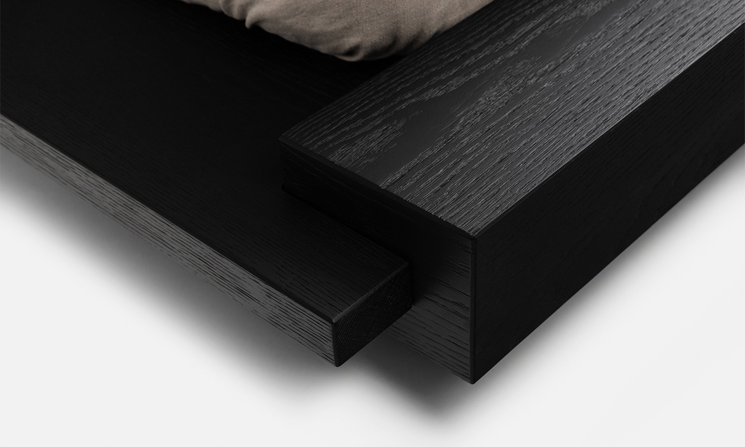 Deceres_Somnus Bed-Queen-Ash 05 Black-WEB04.jpg