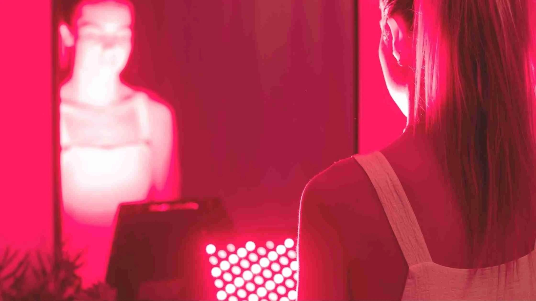 Using Sunlight, Blue Light and Red Light Therapy Devices To Optimise