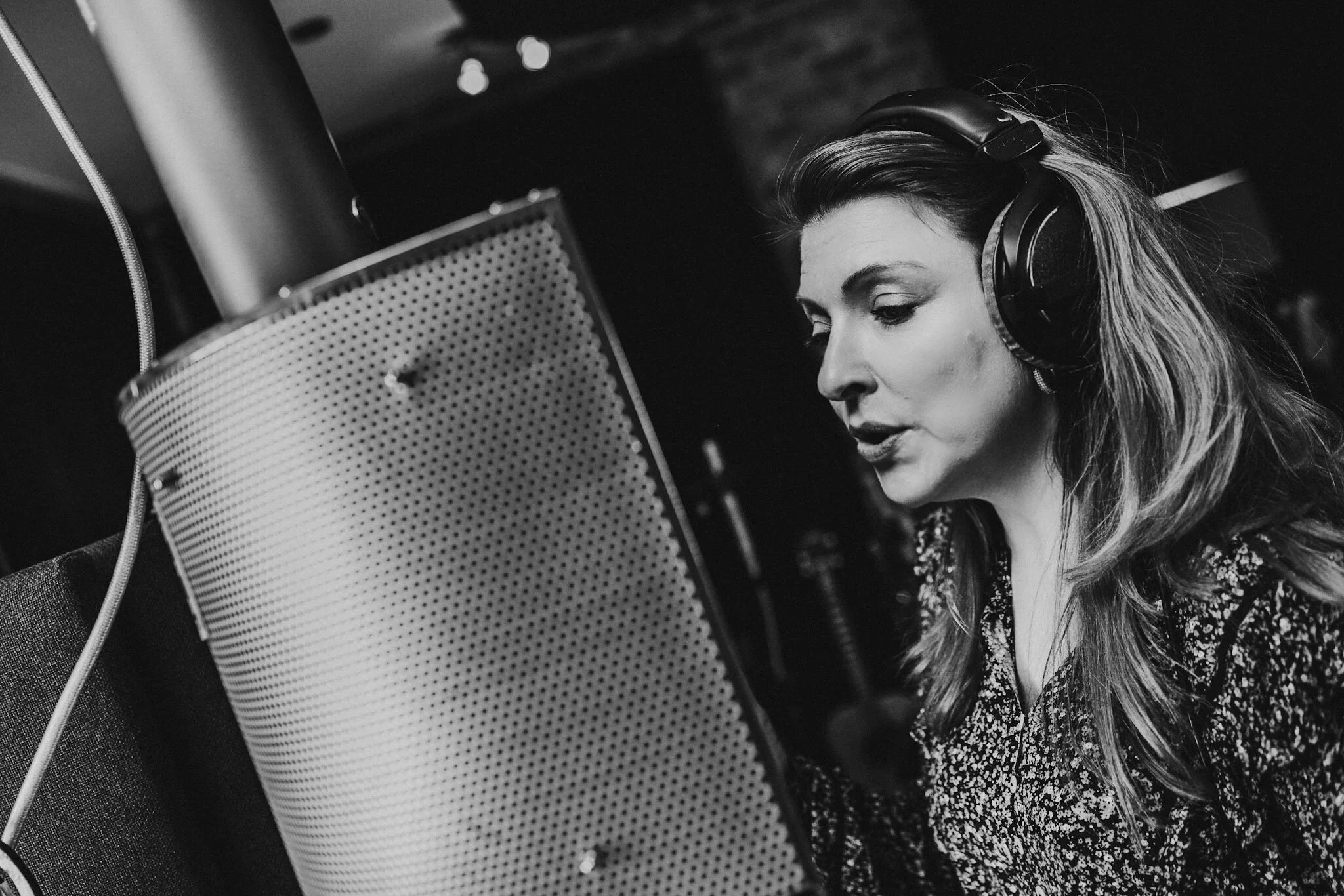 Sharon Watkins singing in recording studio superfly