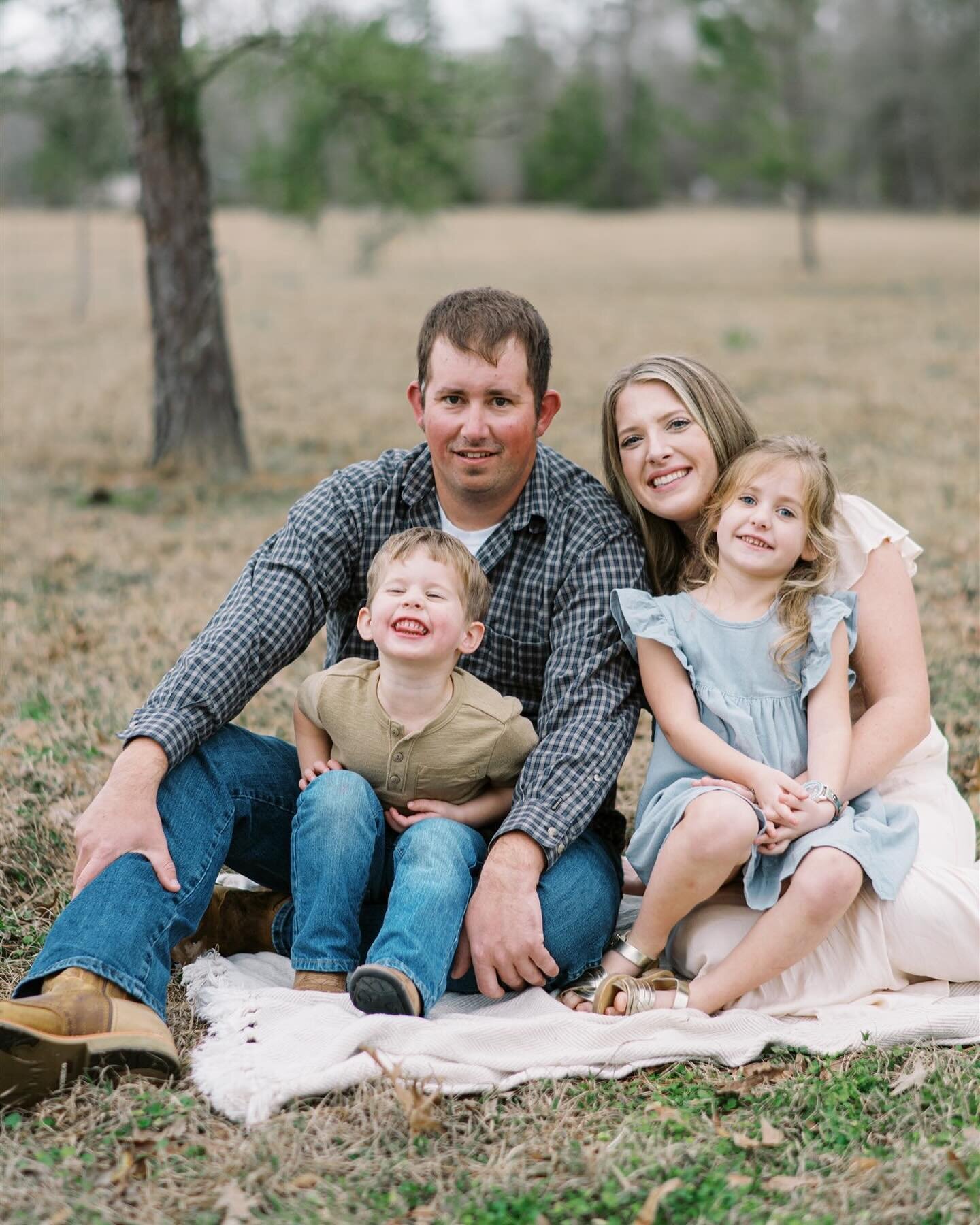 pov: you hire me to come hang out at your family property and capture the CUTEST candids ever 😊😊 

#taylorhubbsfamilies #thatlacommunity #batonrougefamilyphotographer #batonrougechildrenphotographer #batonrougenewbornphotographer #batonrougematerni