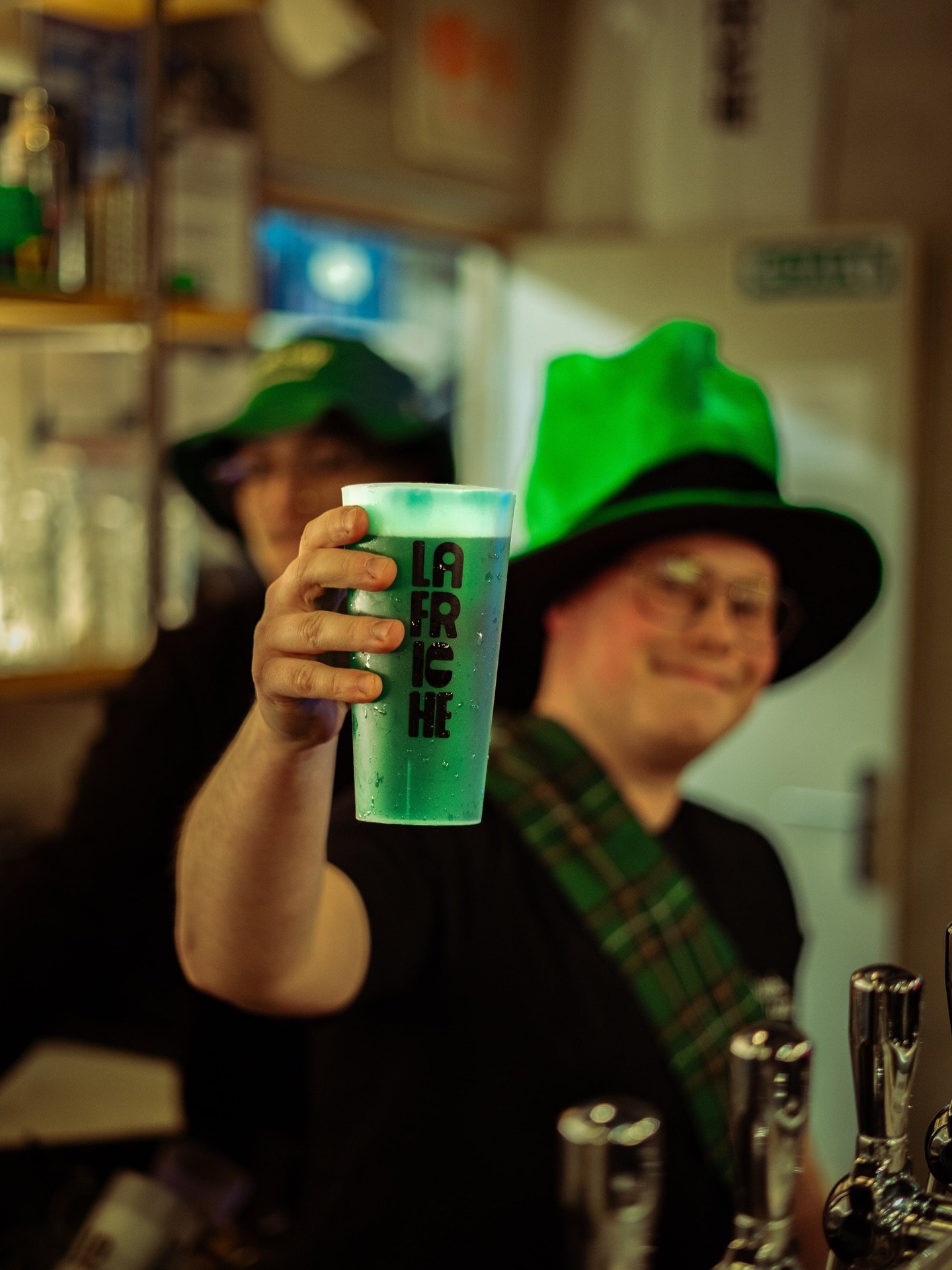 // UNE SAINT PATRICK SYMPATIQUE 🍀🫶 //

&laquo;&nbsp;📞🍀Green green 📞🍀&nbsp;&raquo;
Saint- Patrick &agrave; La Friche, le samedi 14 mars, voil&agrave; le prog&rsquo; ⬇️

On commence avec un concert celtique de 19h15 &agrave; 20h45 (ean&aacute;ir.