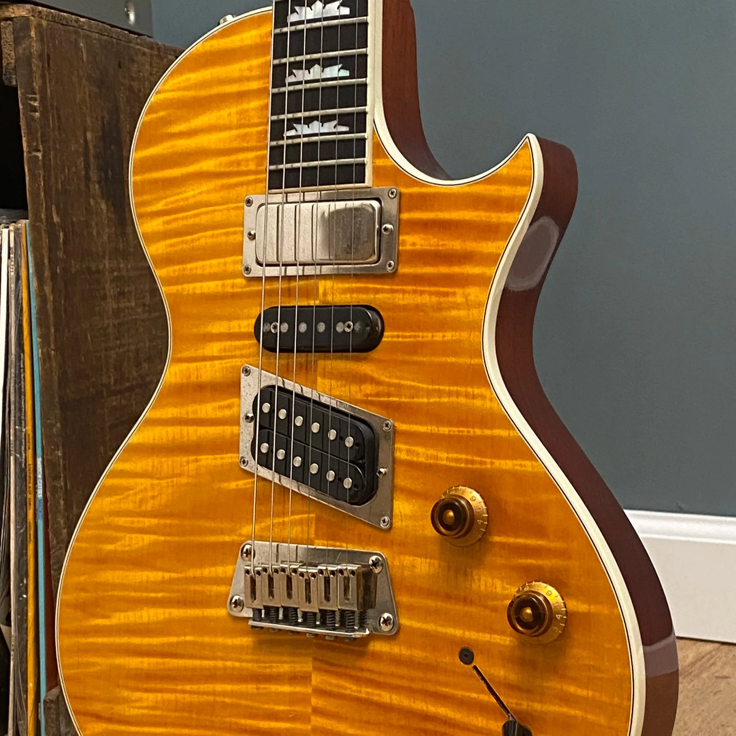 GIBSON NIGHTHAWK CST3 1991