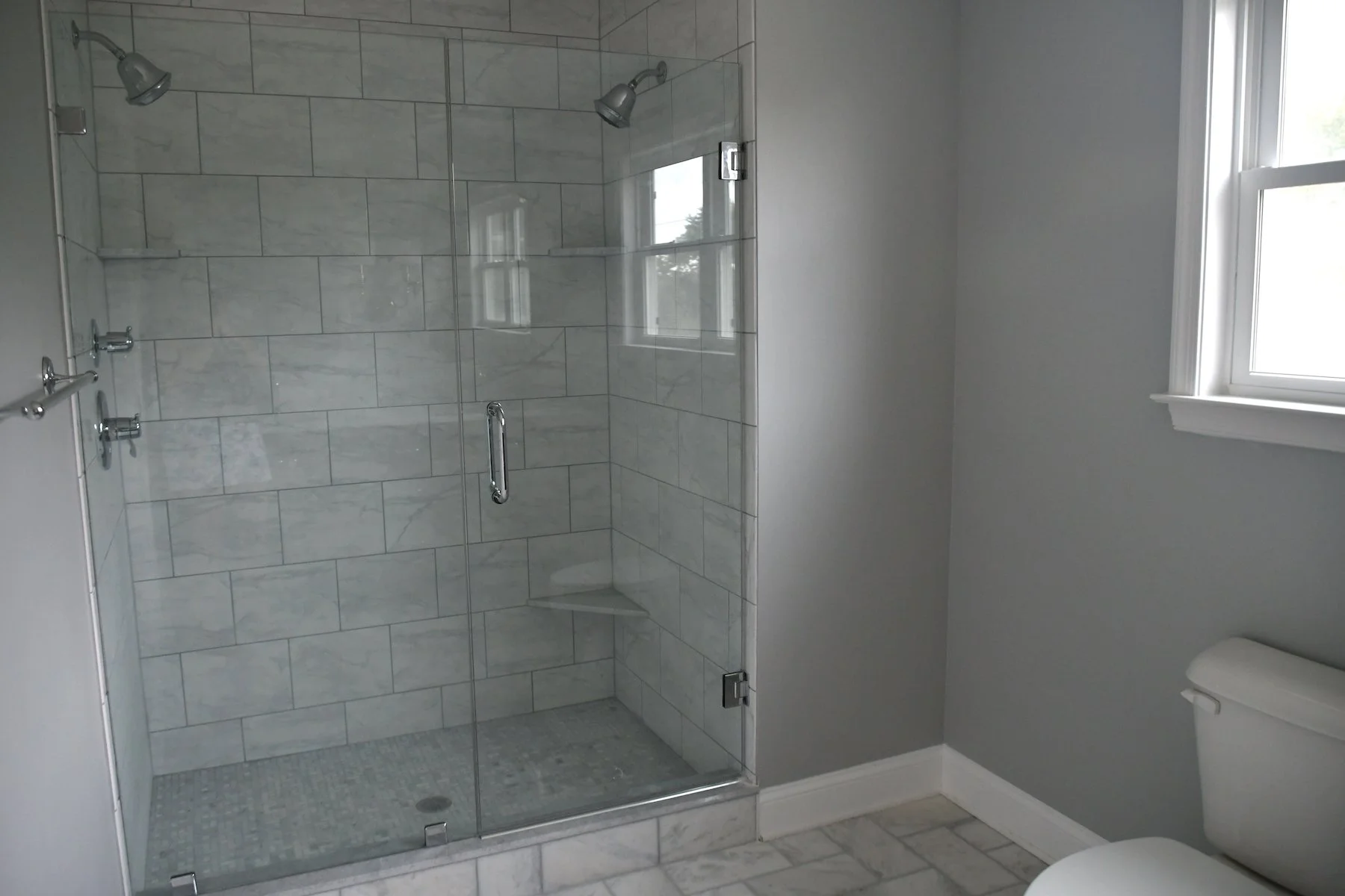 Sliding Shower Doors Vs. Hinged Shower Doors