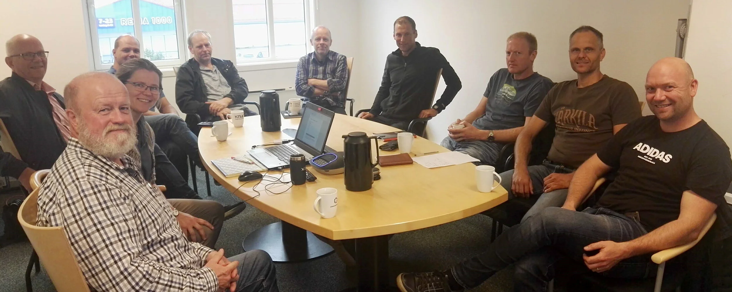 På møtet deltok folk fra næringa, kommunene, fylkesmannen og Skogselskapet. Fra venstre Jan Fredrik Sundt, Liv Birkeland, Tore Gysland, Arne Eiken, Tor Torkelsen, Edgar Vegge, Espen Hægeland, John-Ivar Bjelland, Terje Birkeland og Christian Espegren. Reidar Tveiten deltok per videolink.