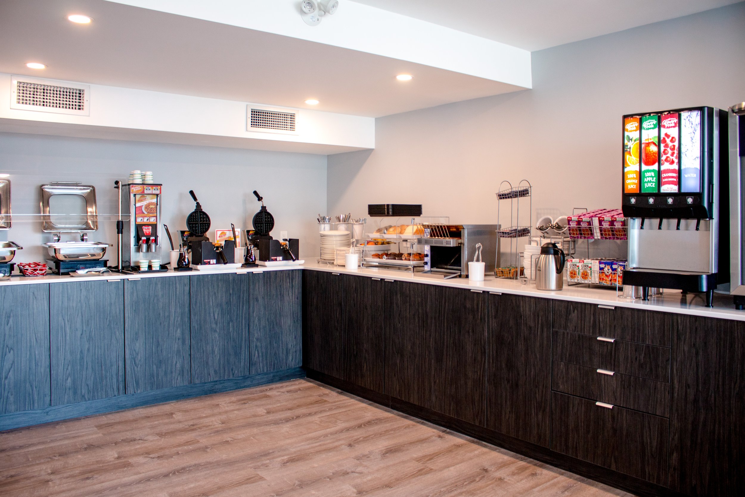 CNB77_BreakfastRoom.jpg