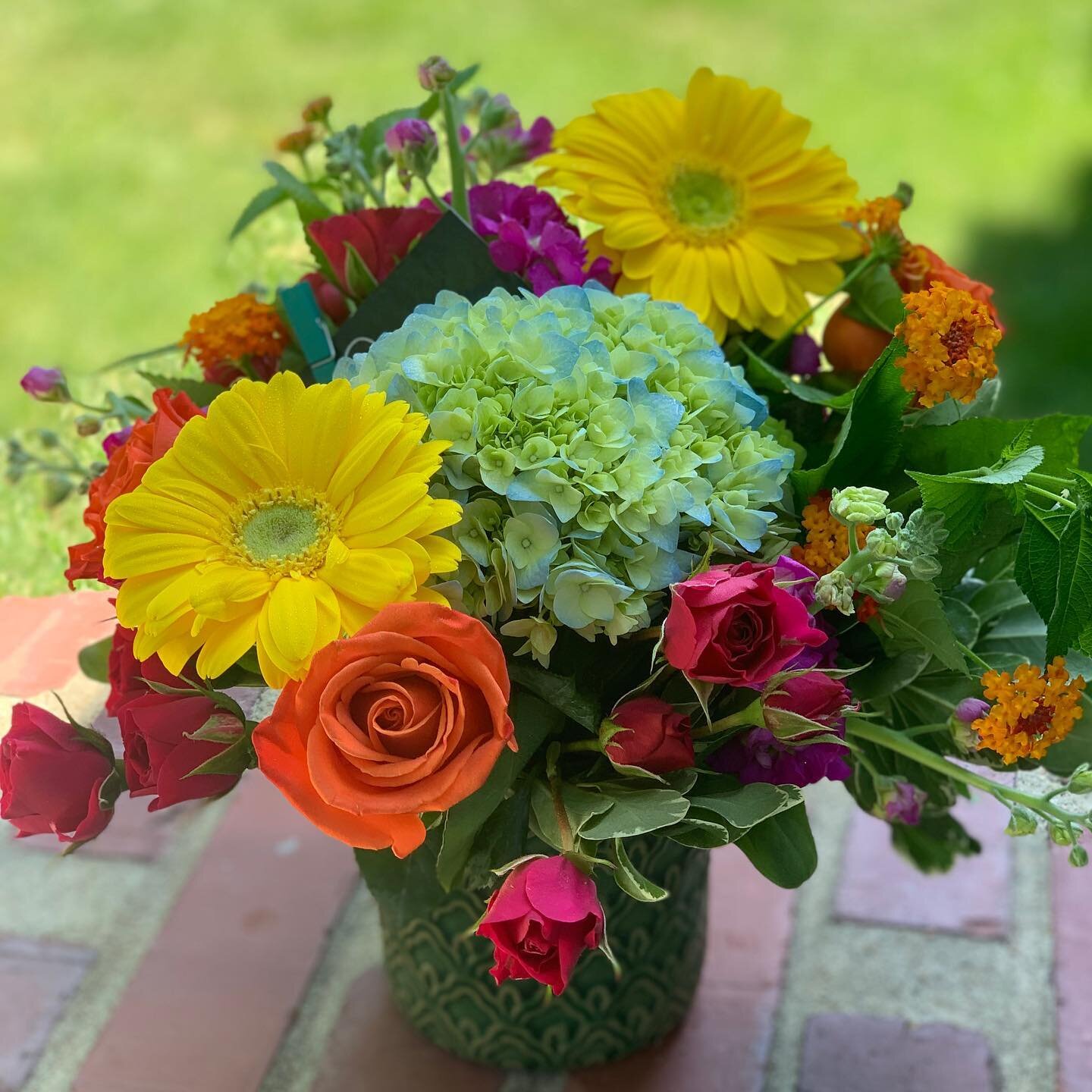 Short + Sweet! #johnfoxdesign 🌼