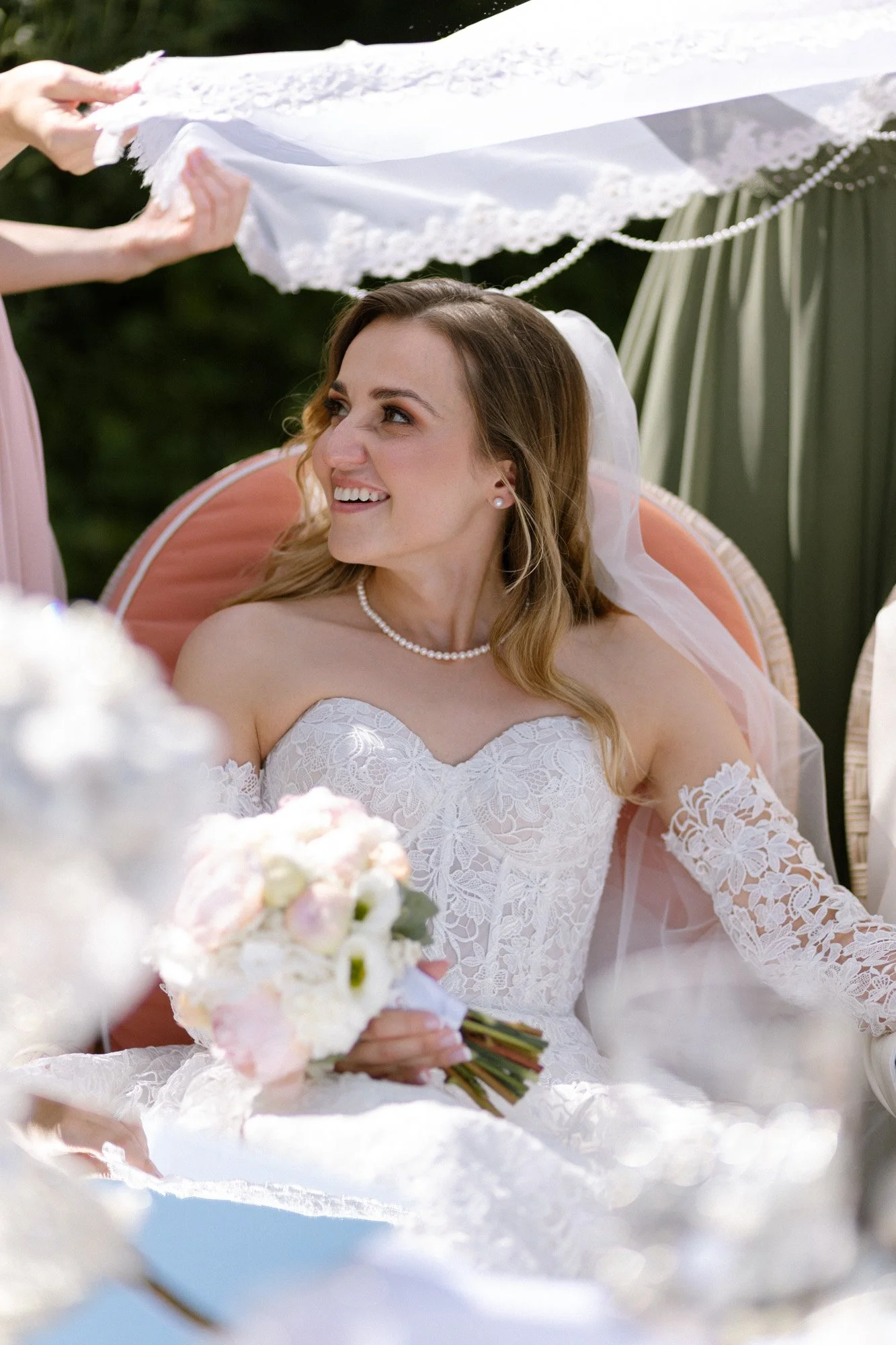 portrait of the bride at fernblick in st. corona am wechsel