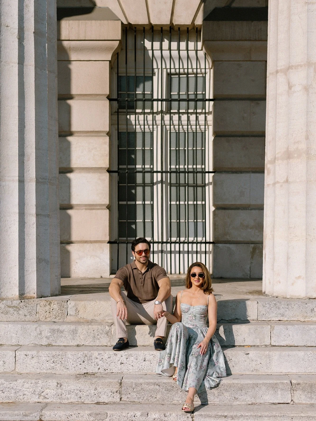 There&rsquo;s something special about early summer mornings in Vienna - soft light, quiet streets and a calm that feels almost cinematic. We walked, laughed, paused and the rest just happened 💛

.
#viennaphotographer #photoshootinvienna #visitvienna