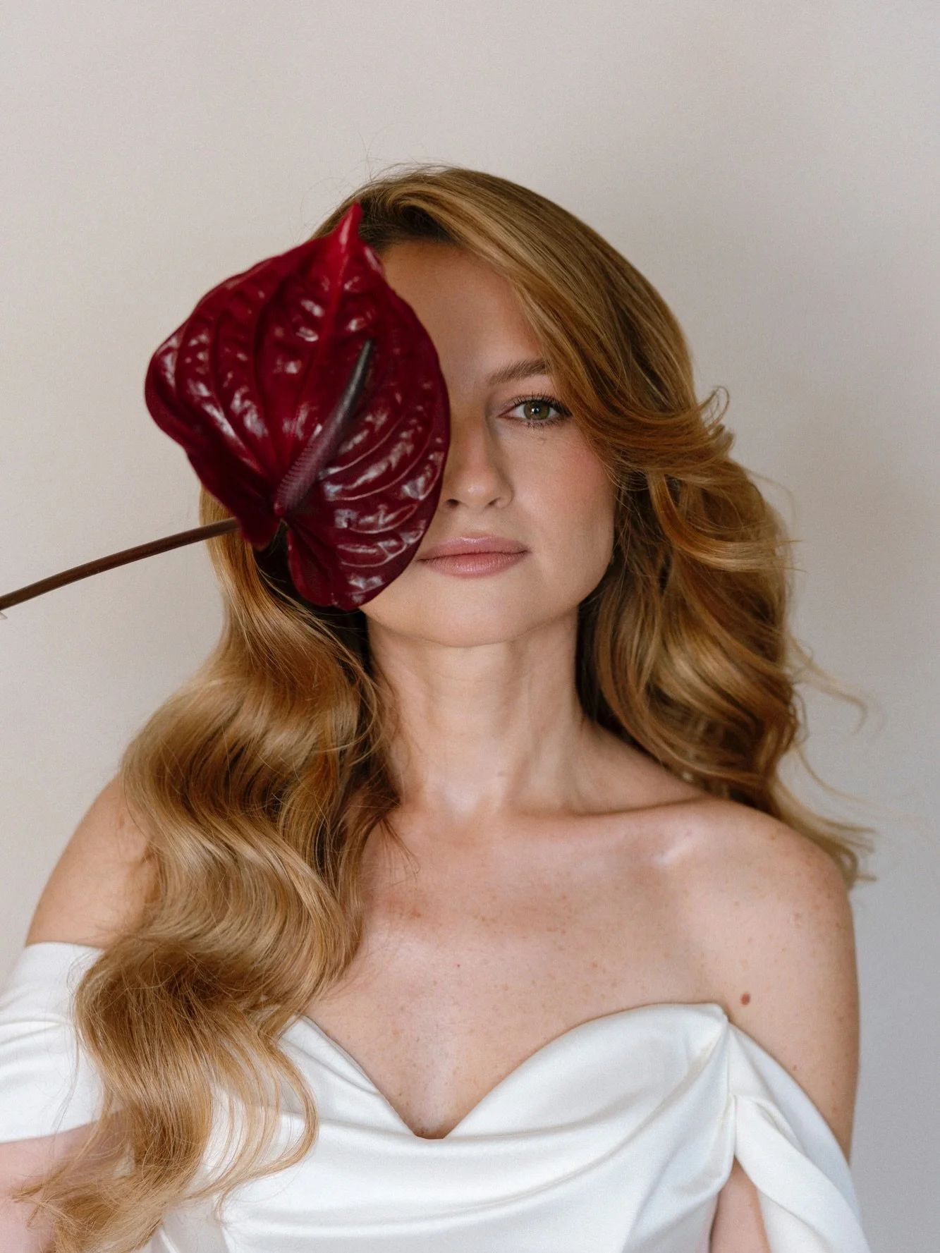 Ladies and Gentlemen&hellip; HER 🌹

I have so many photos from the latest wedding that I had to split them up, so here&rsquo;s part one, and there will be more. I&rsquo;m starting with my gorgeous bride!

Venue: @villalove.etc 
Photo: @paulina_with_