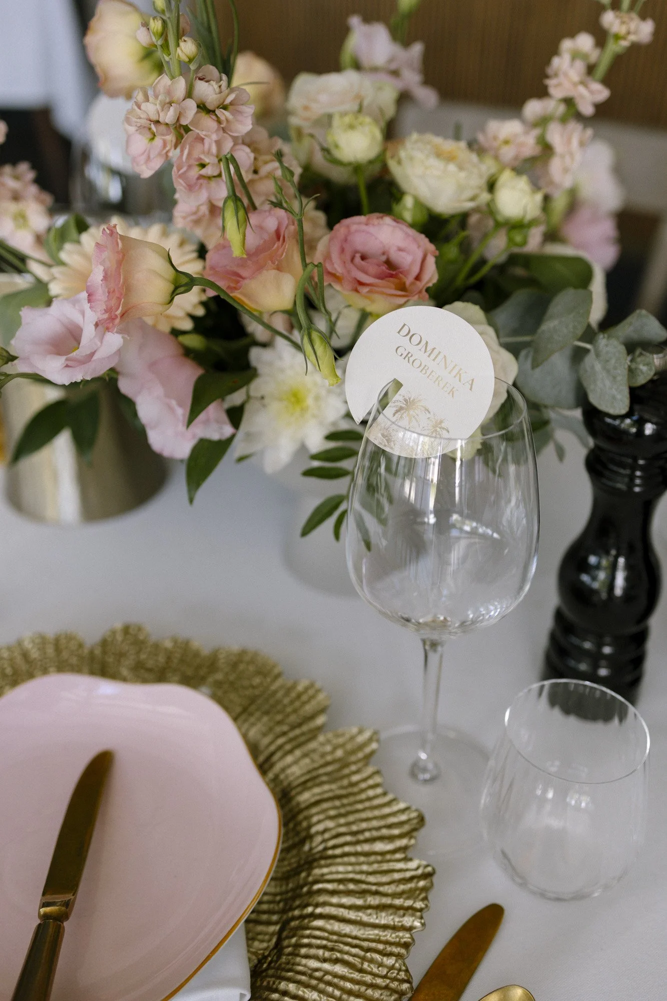 flowers and details at wedding receptions, fernblick wedding photographer