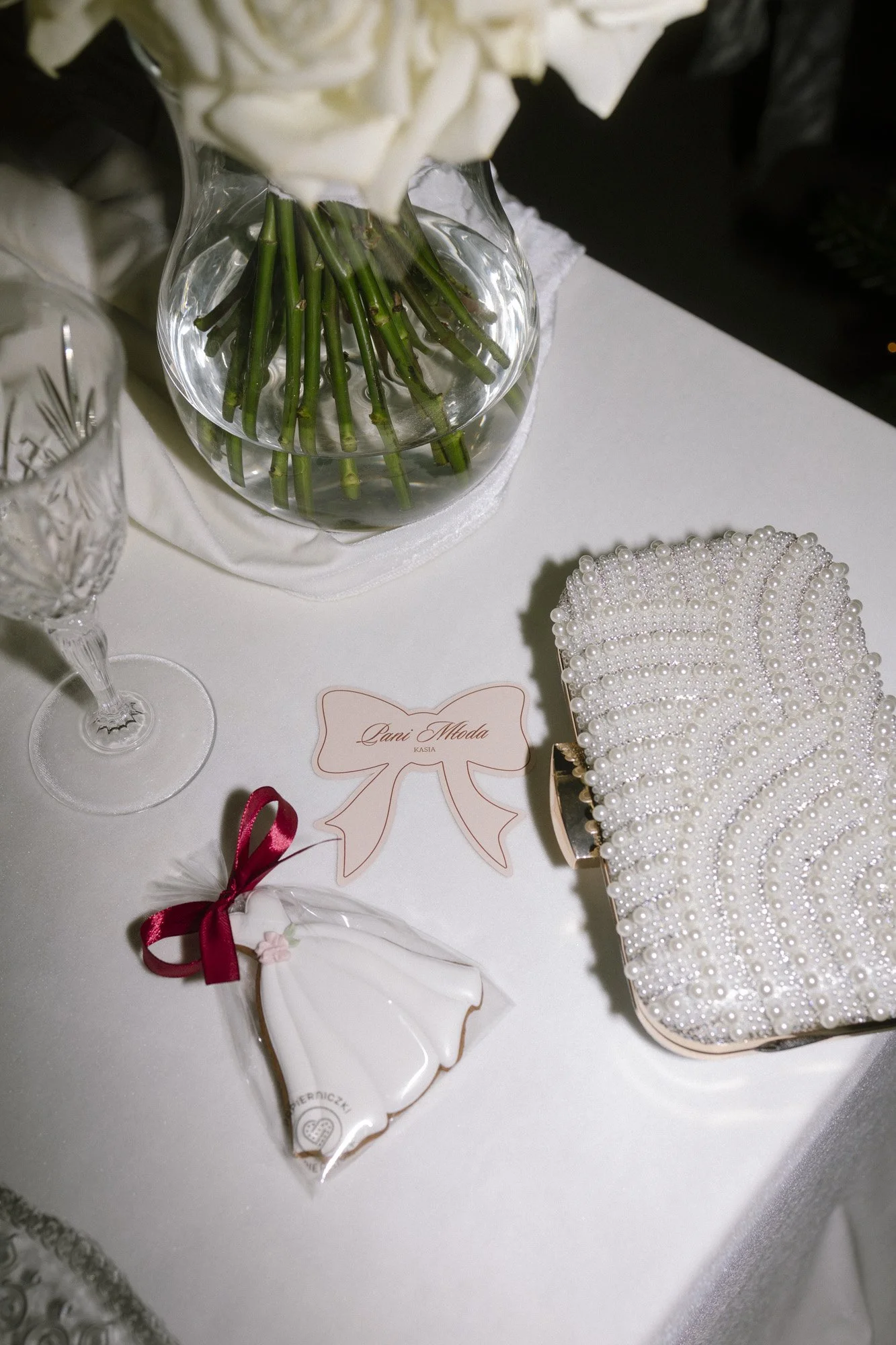 details at villa love by krakow wedding photographer