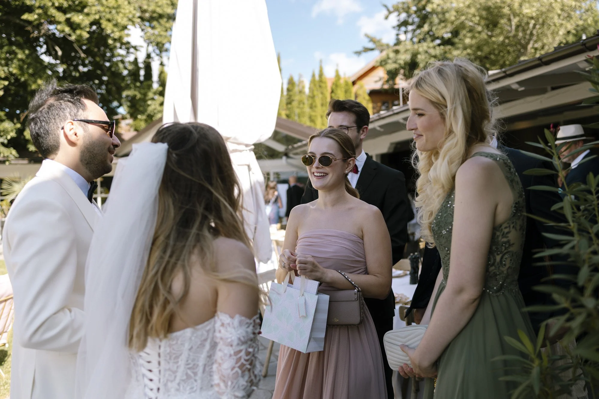 guests wishing bride and groom happy life, fernblick wedding