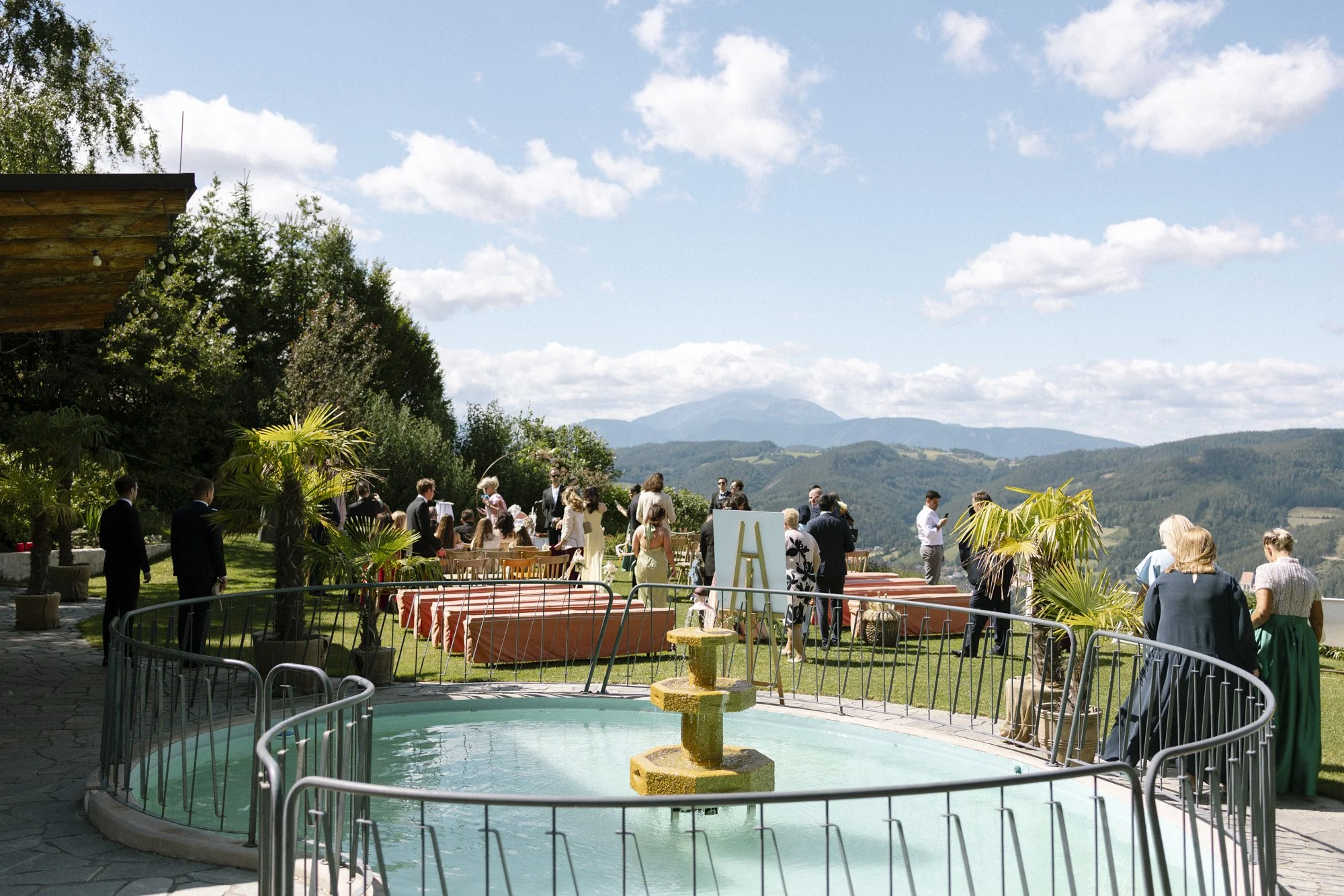 wedding ceremony in the garden, wedding photographer in fernblick
