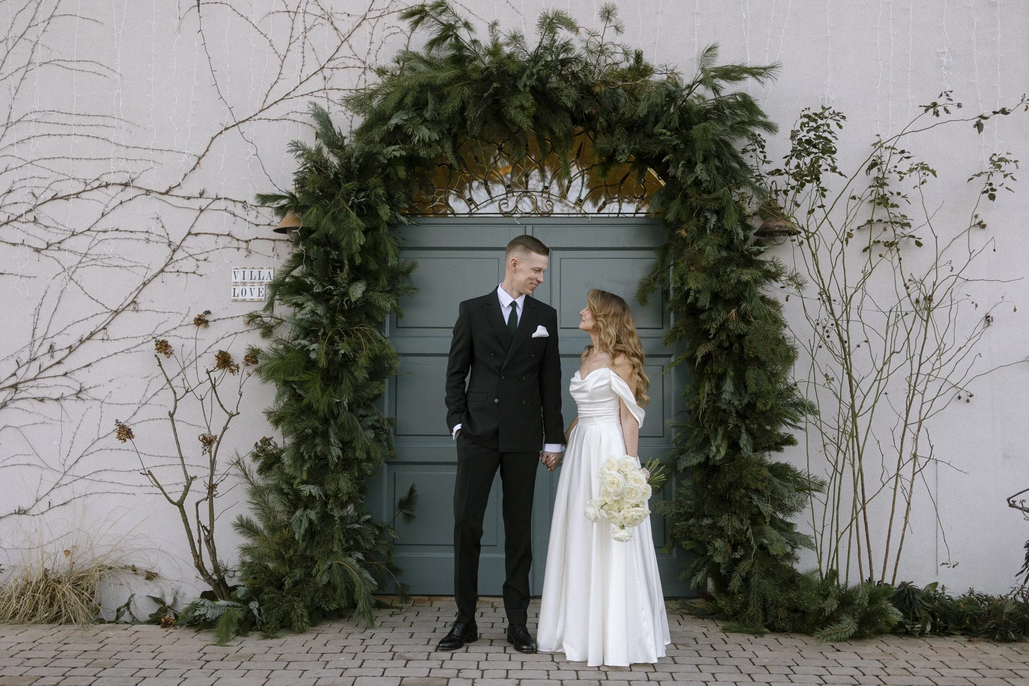 winter wedding at villa love venue in poland