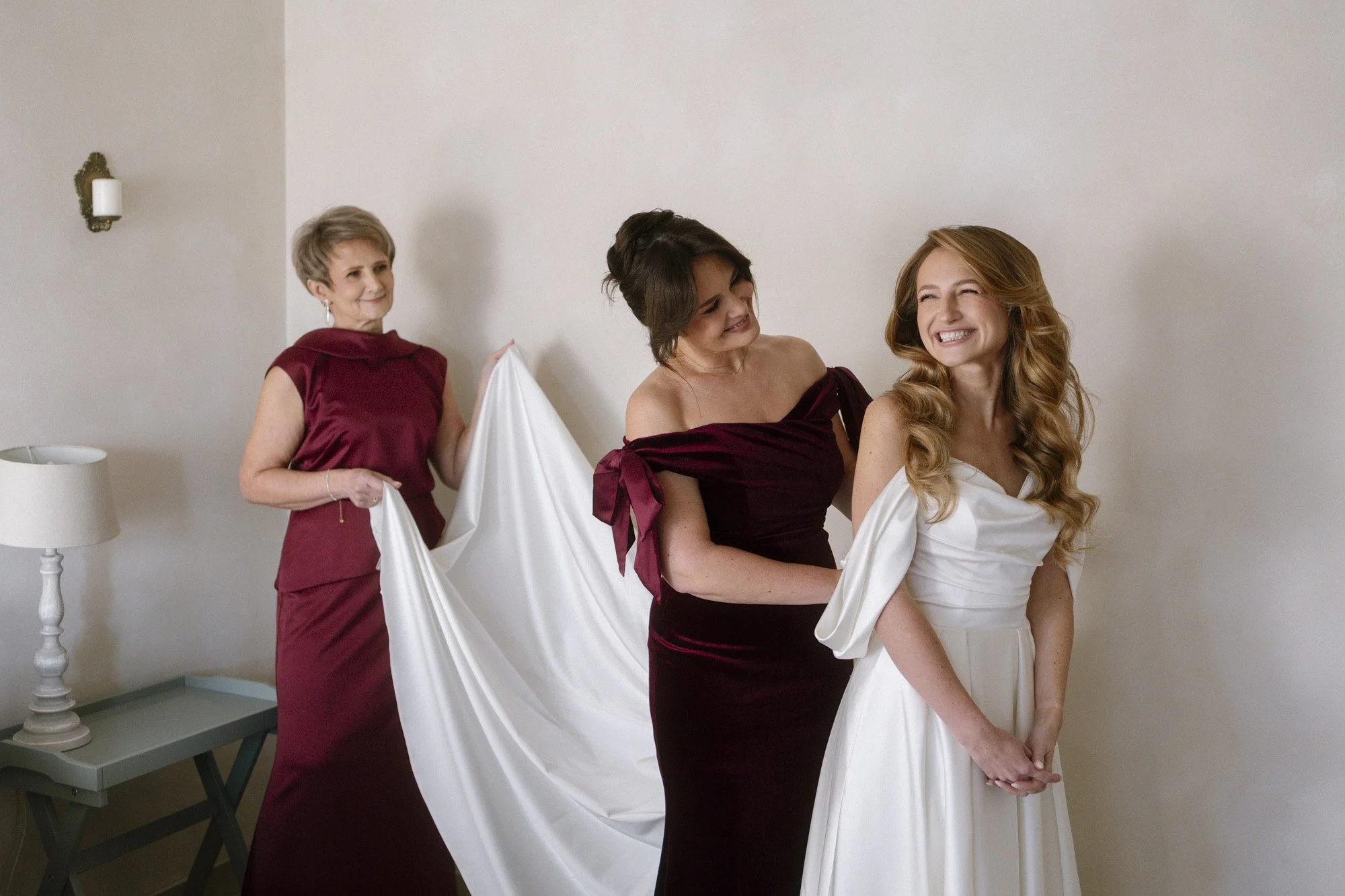 getting-ready of the bride at villa love near krakow