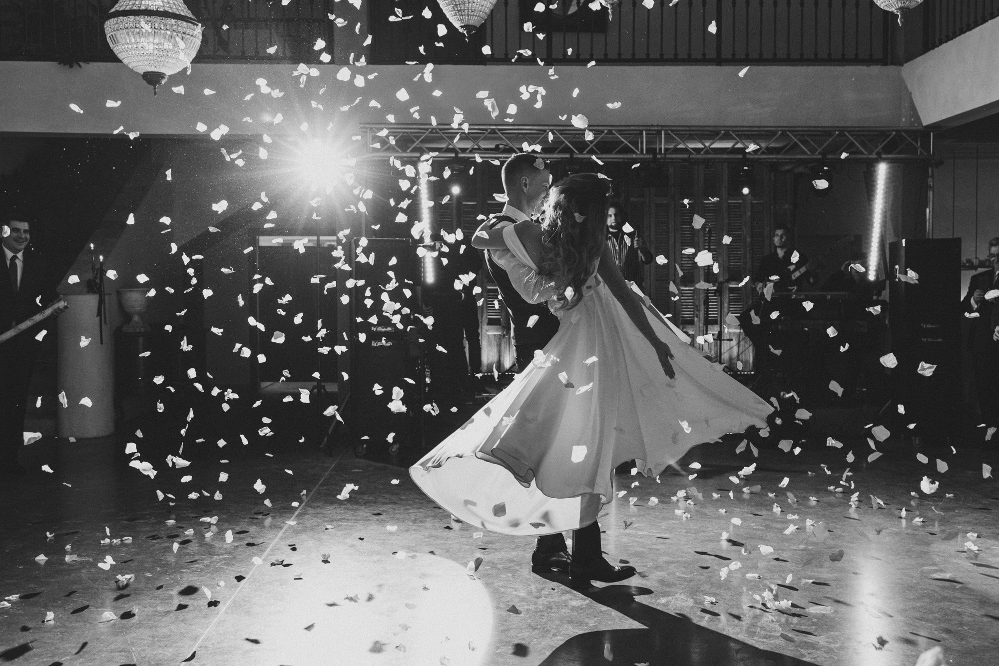 first dance at villa love wedding captured by krakow photographer