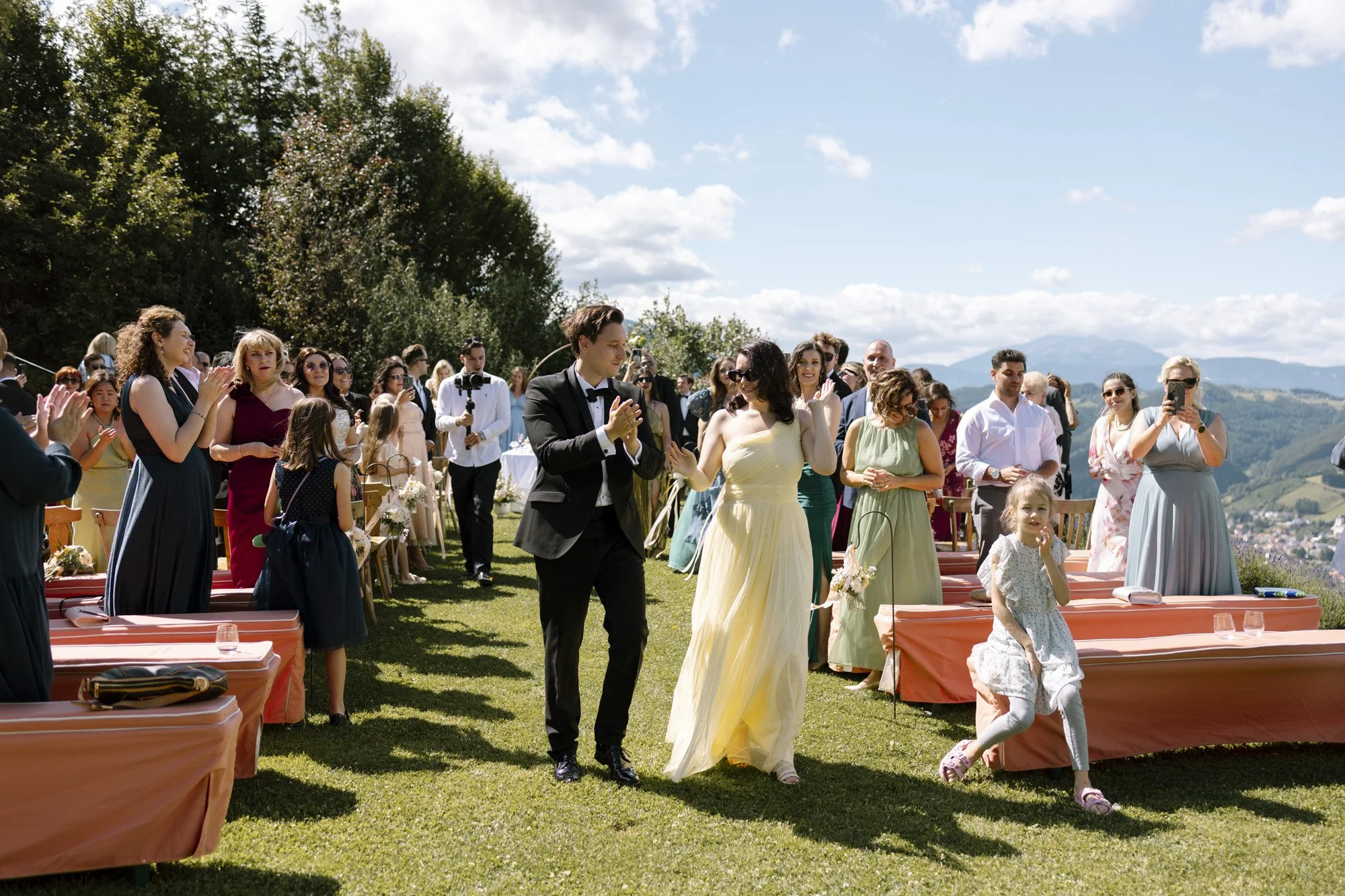 guests after the wedding ceremony, fernblick wedding photographer