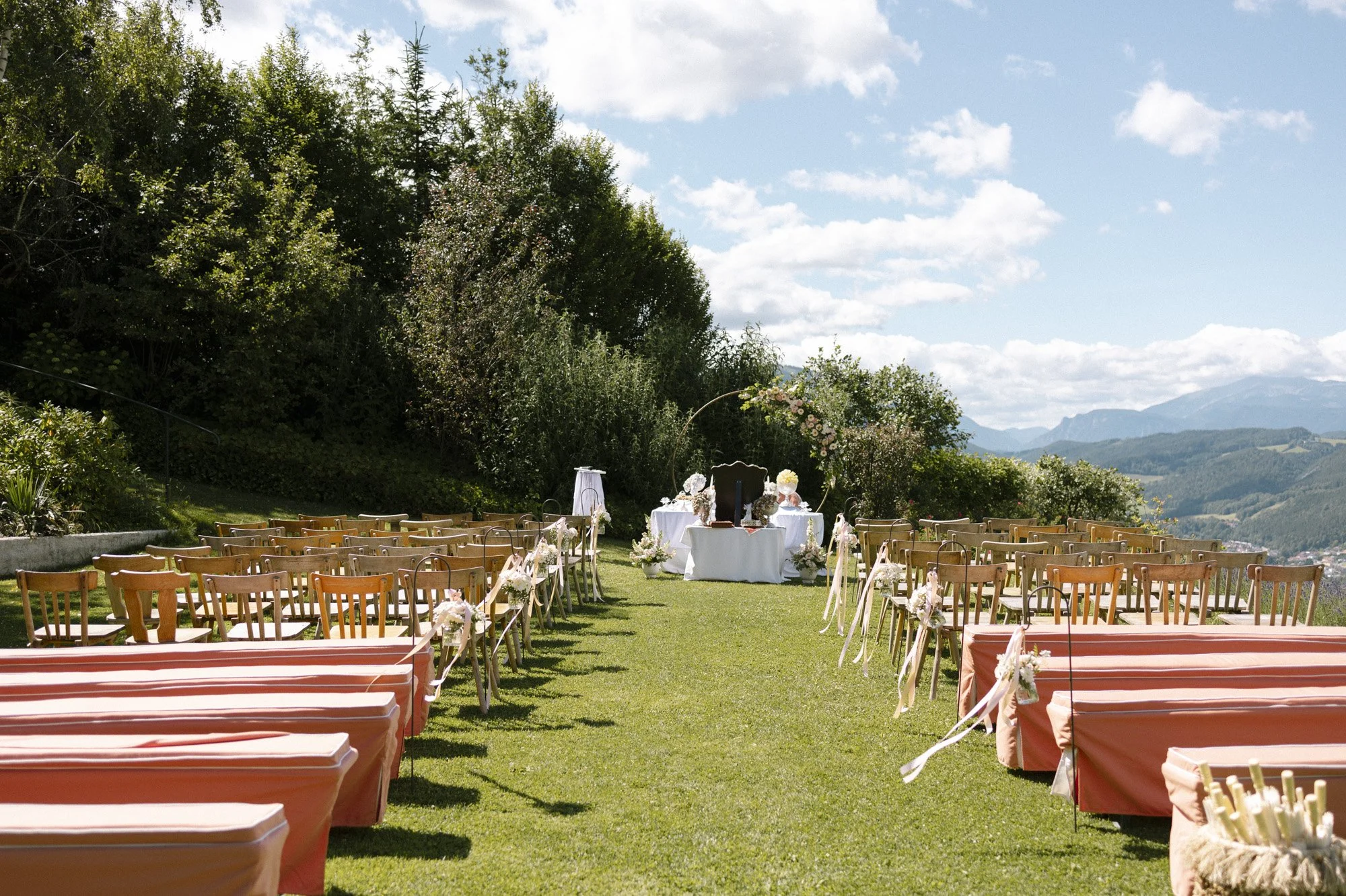 outdoor ceremony at fernblick's garden, wedding photographer austria vienna
