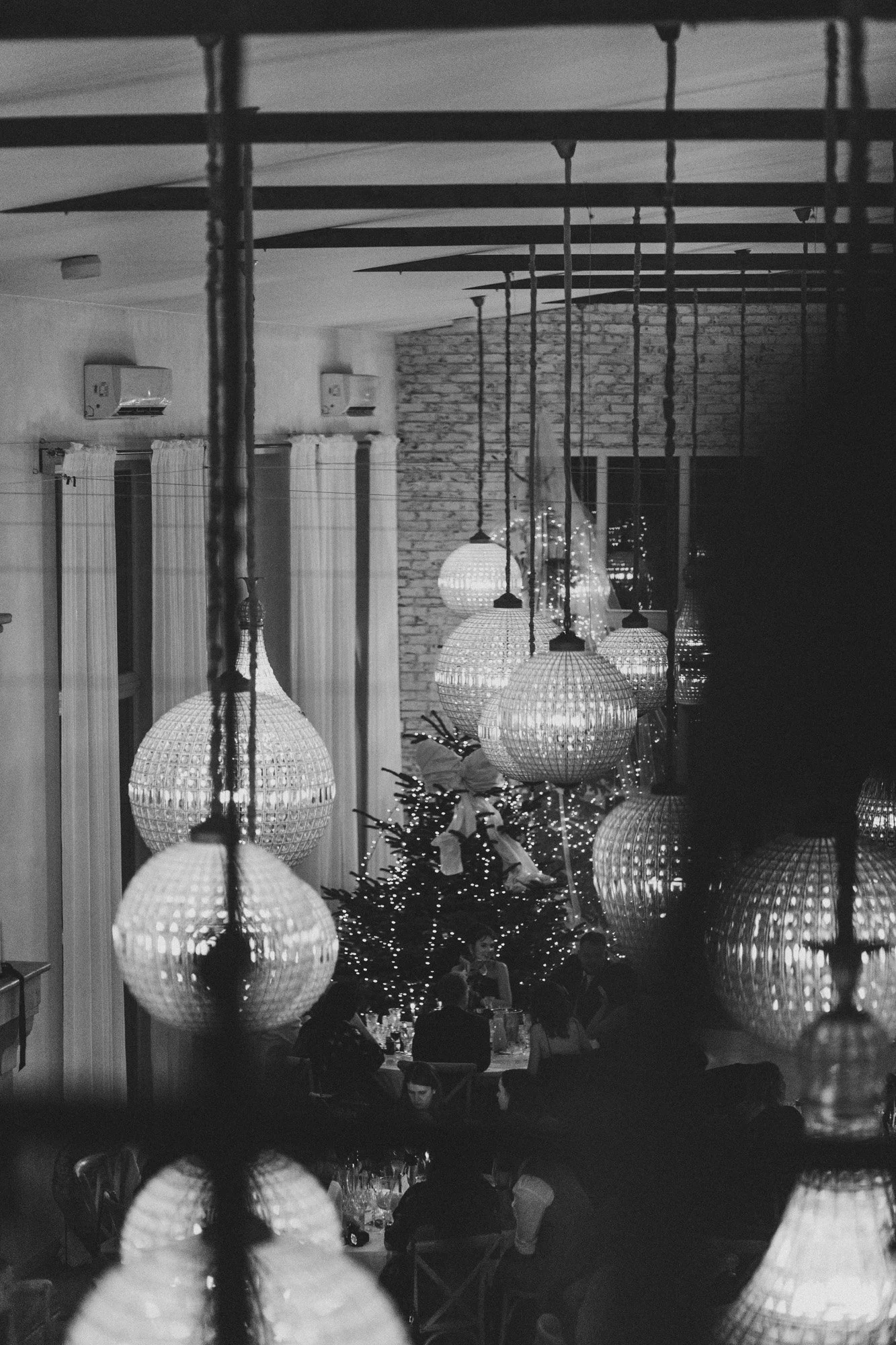 christmas wedding at villa love near krakow