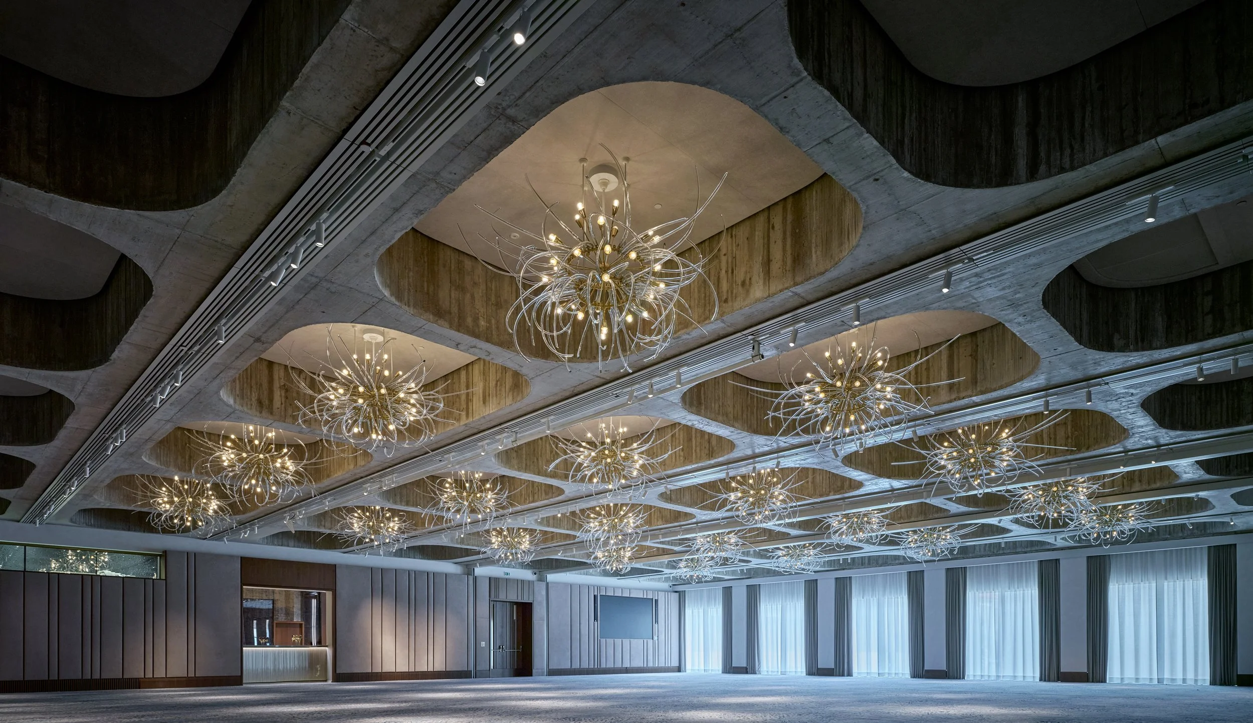 Ballroom - Fairmont Golden Prague - foto BoysPlayNice.jpg