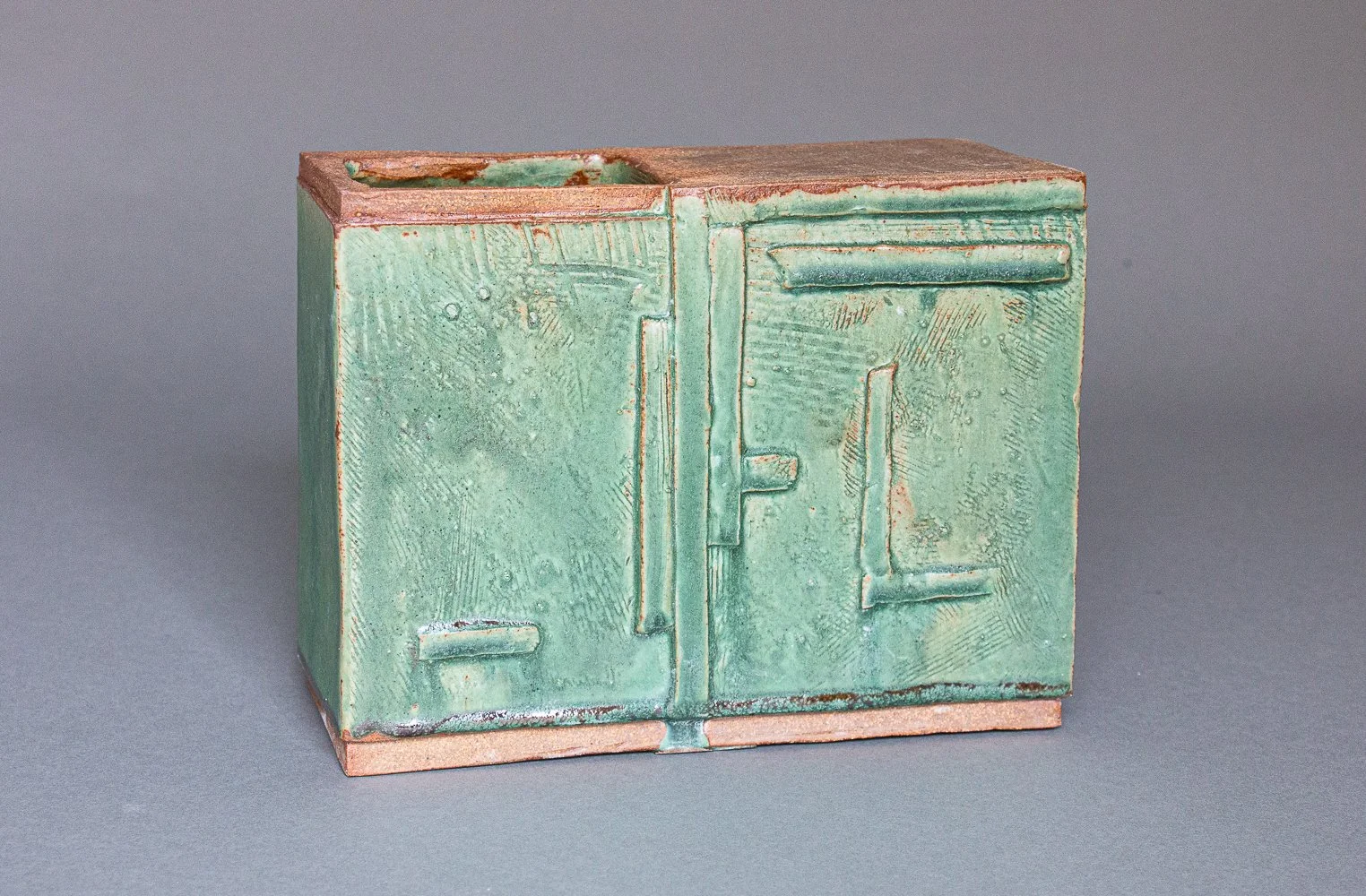 "Moss Green Square", stoneware, 7.5 x 9.25 x 4.75", 2023