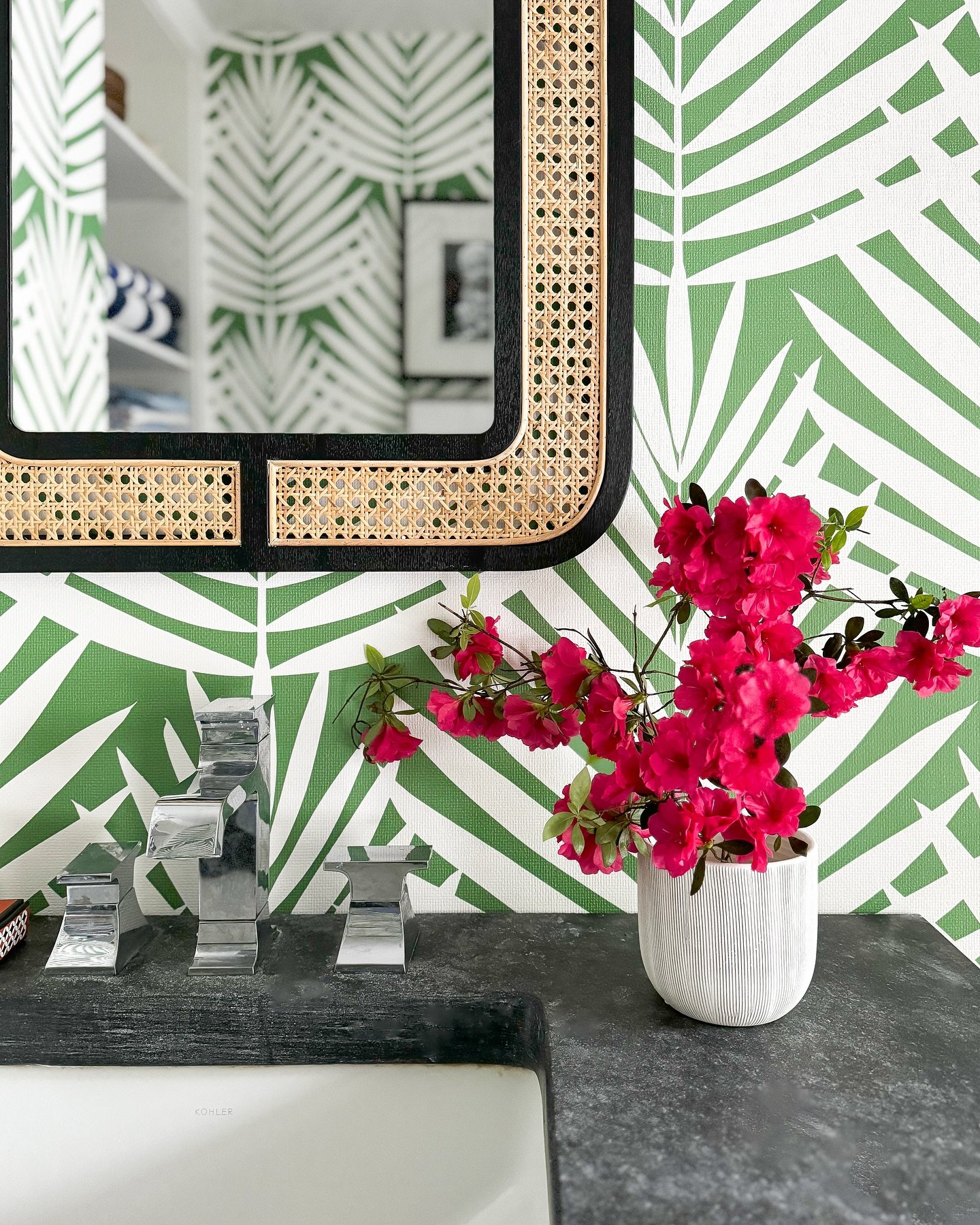 I have another little surprise for my son when he gets home from college. His bathroom has gotten a makeover! Hopefully he won&rsquo;t see this post but if you do see it Dewey - I hope you like it! 😀🍃
Design @kristinaphillipsinteriordesign 
.
.
.
.