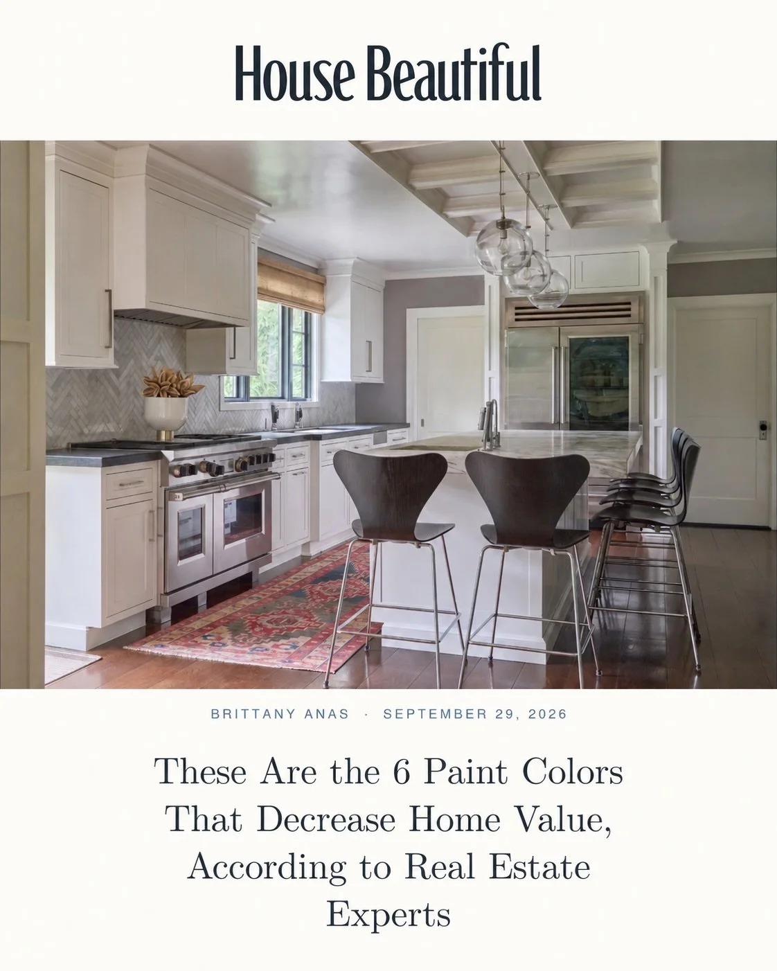 White cabinets don&rsquo;t require white walls. In this kitchen, the contrast gives the cabinetry definition and keeps all that white from falling flat.

I shared my take with @housebeautiful for its piece on paint choices and home value. My shorthan