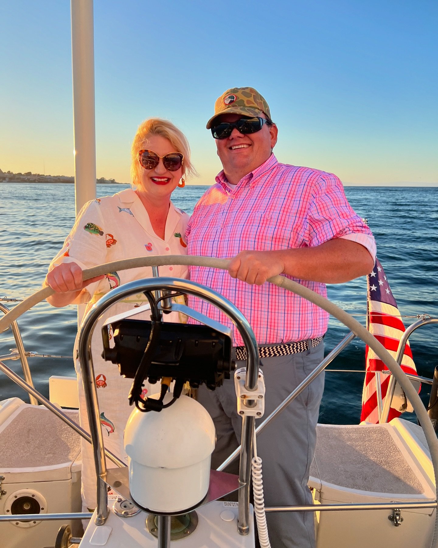 Ready for a sailing date? Now is a beautiful time of year to be on the water. ☀️⛵️🐬❤️#sailingcharter
.
.
.
.
.
#shearwatersailing #sailingdate #fallsailing #montereybay #sailinglife