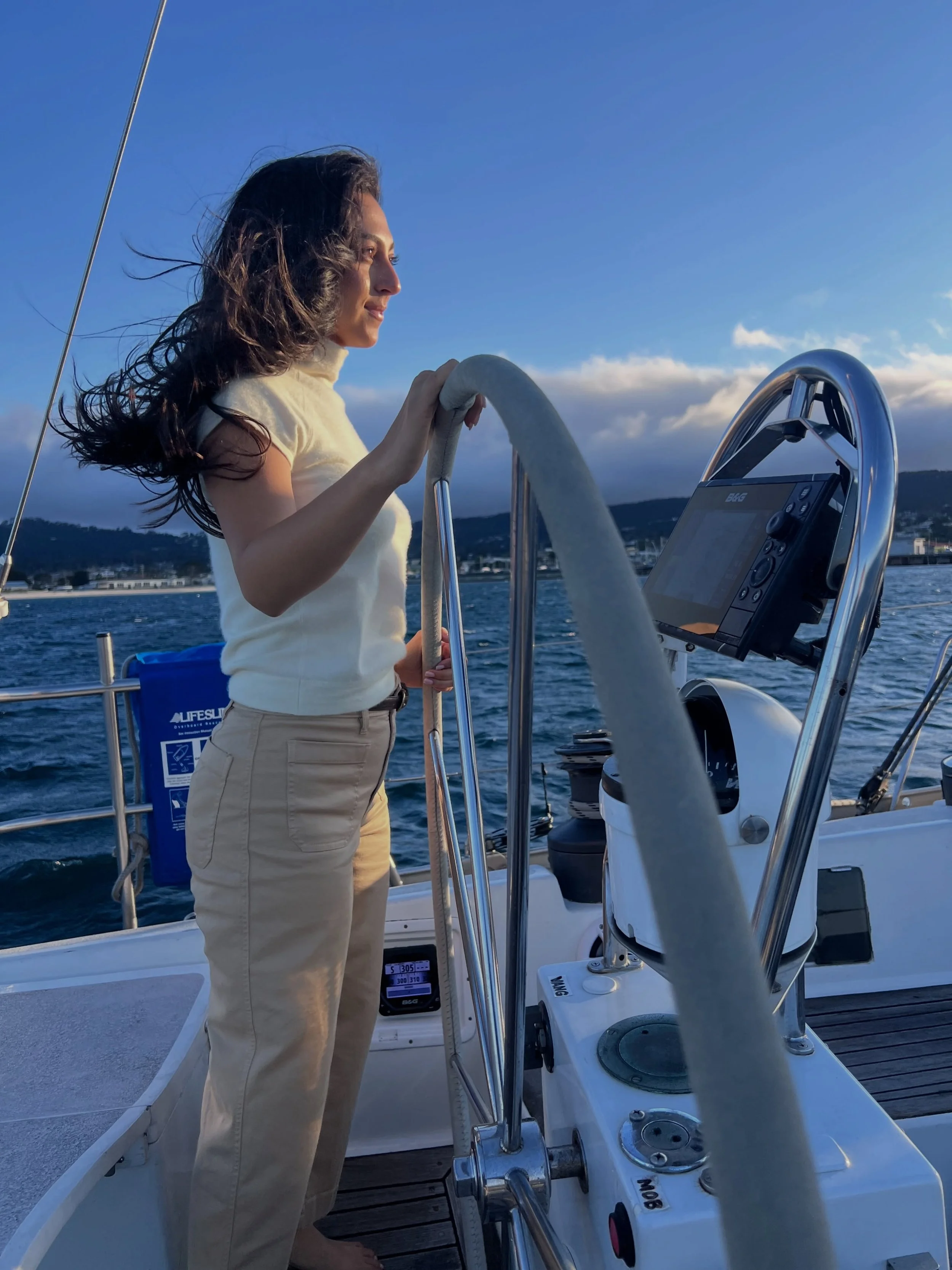 Beautiful Monterey Bay - come enjoy this amazing aquatic playground! 🐠 #sailingcharter #montereybay #yachtinglife
