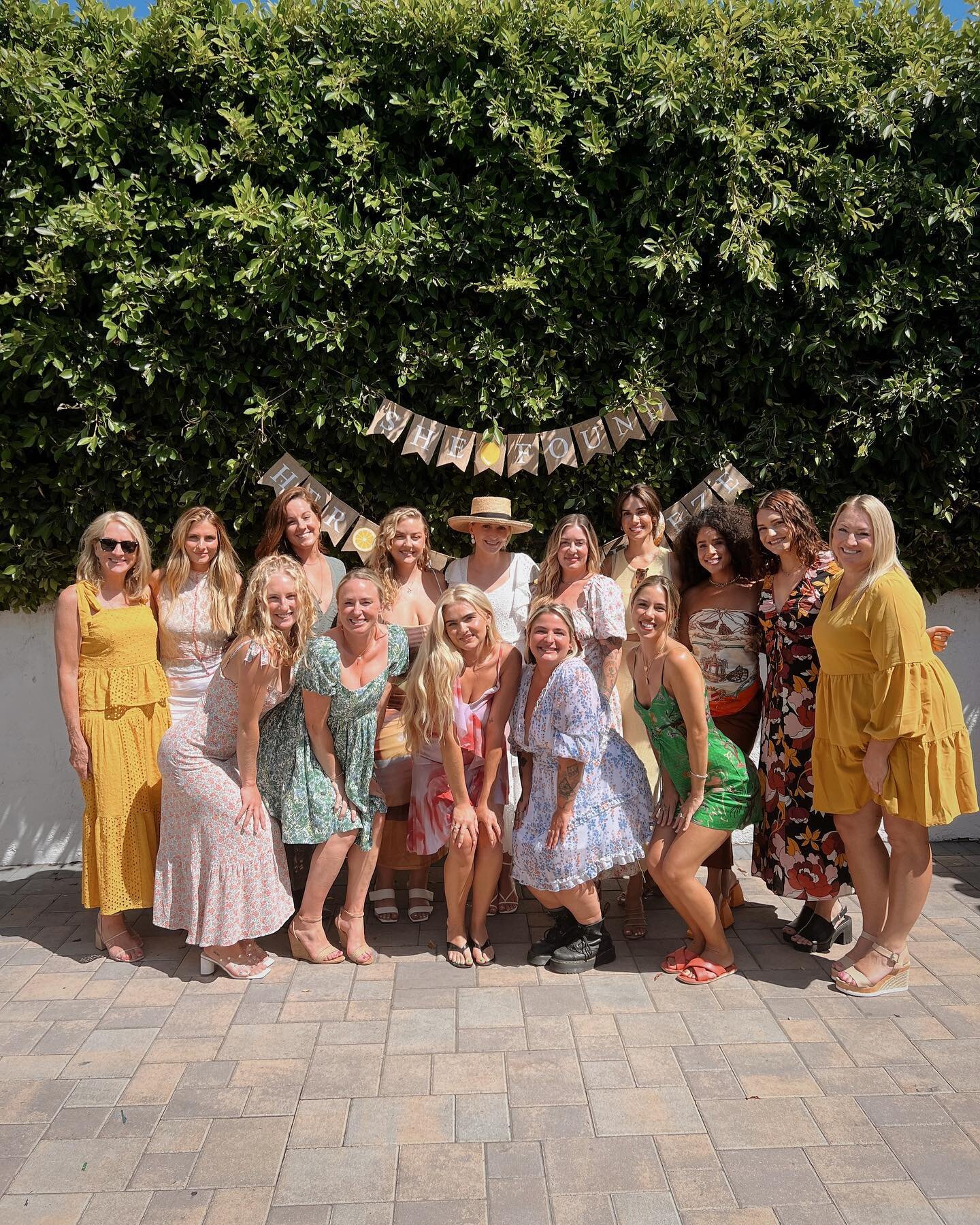 Taking all these sweet moments with me forever💛🍋🌞
.
.
.
#bridalshower #sograteful #happiness #blessedlife #bestfriends #luckylady #cherisheverymoment