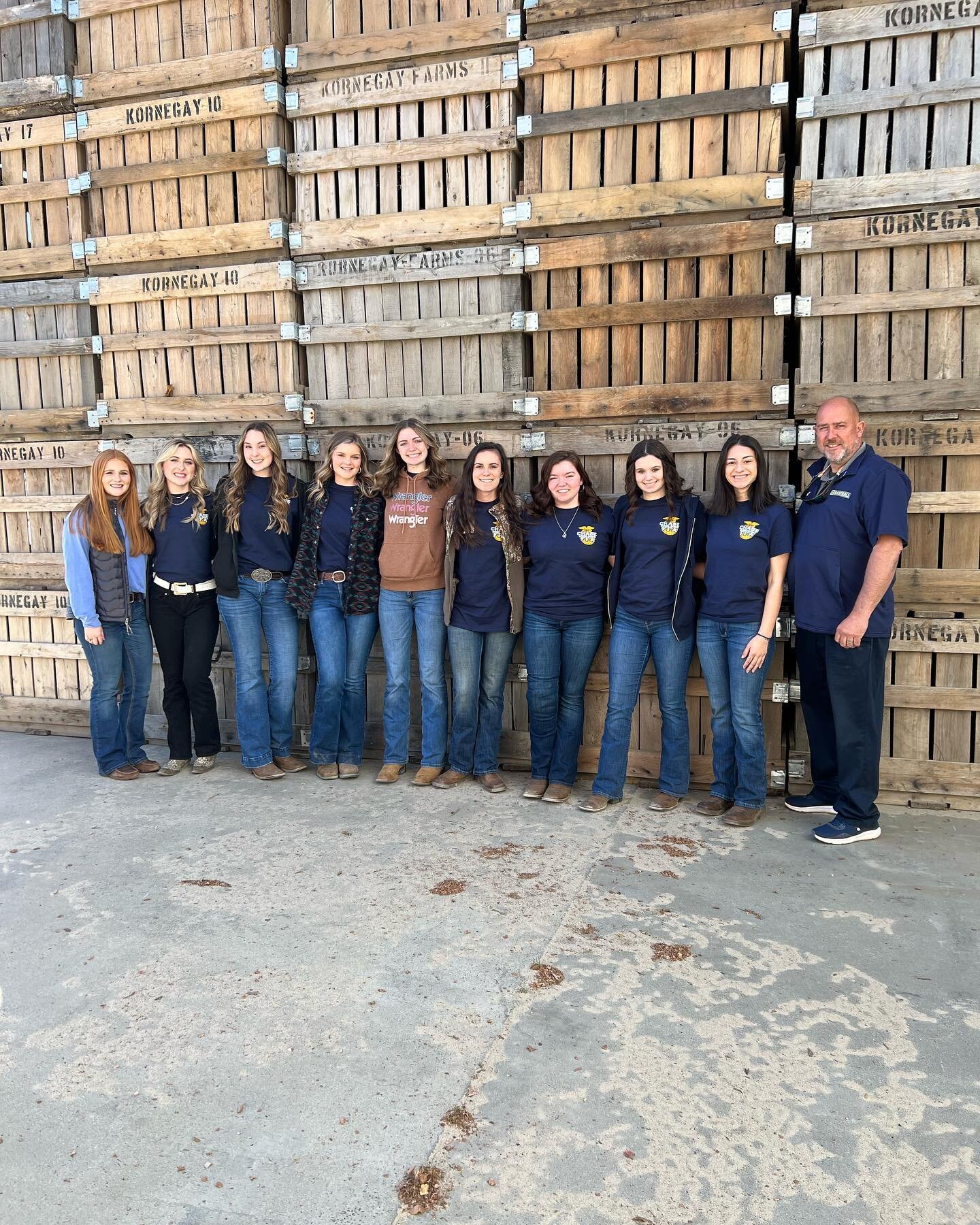 .

Enjoyed hosting this group from @chase_ffa today as they were on their way home after an FFA competition at @officialumo 🏆 

We talked #sweetpotato production, harvest, storage, packing and marketing as well as food safety and traceability practi