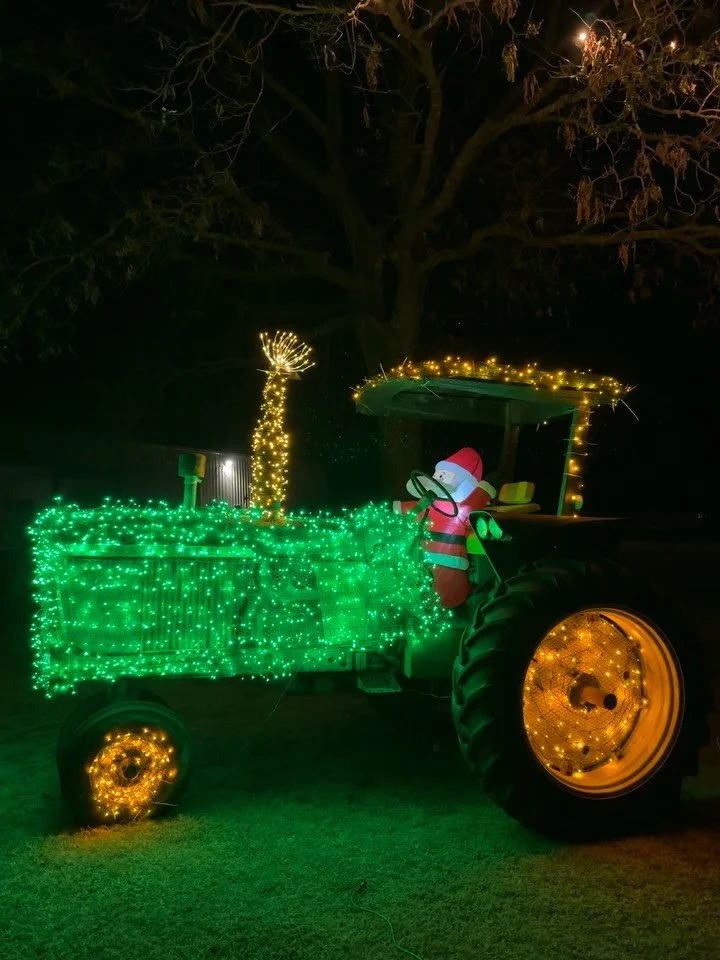 Things have slowed a bit on the farm since we finished getting all the crops in before Thanksgiving and we are enjoying every minute of a relaxed pace even though there are still lots of activities going on to prepare for next season!  Today is Chris