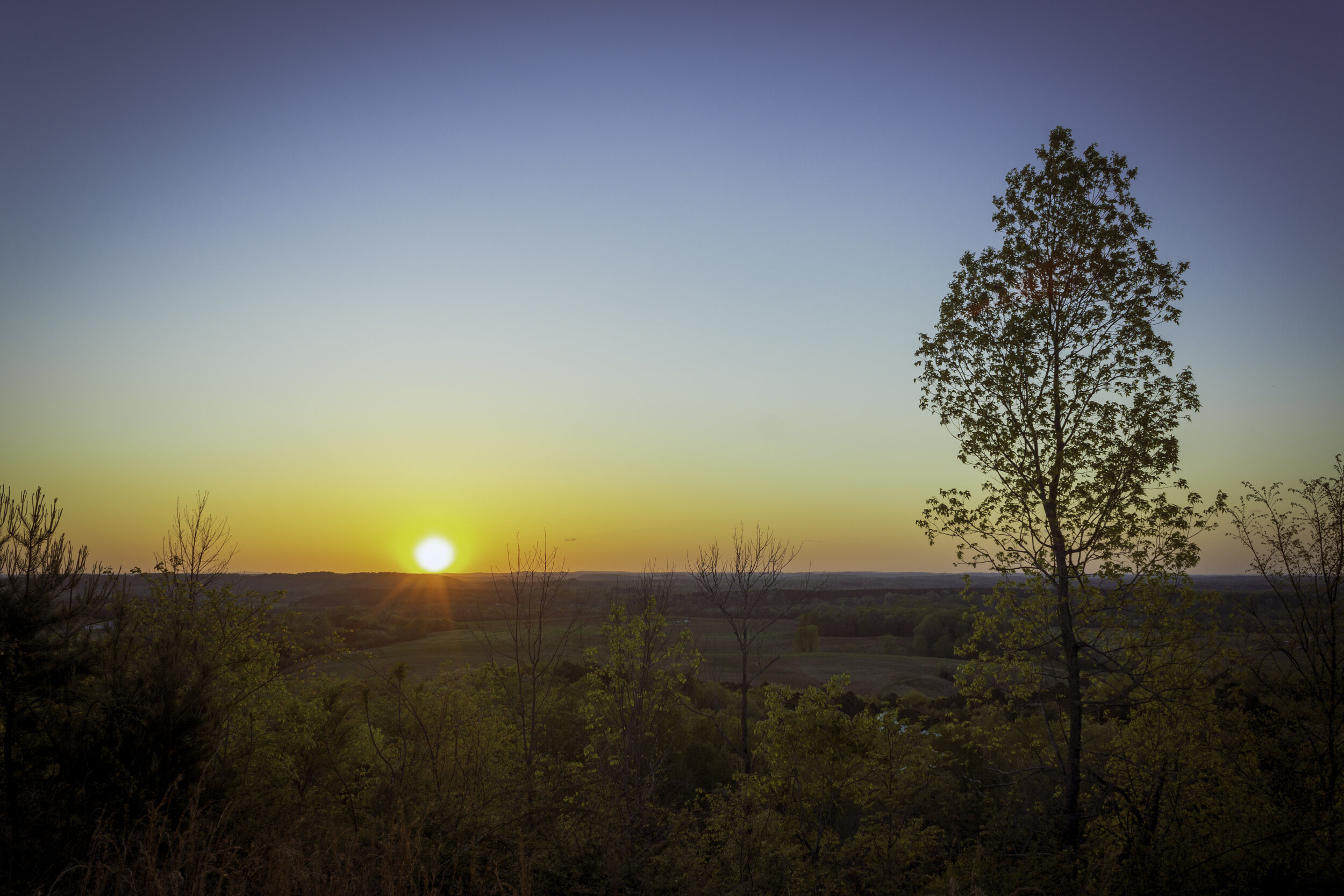 sunset hues from a Mountain View
Old Fort, Tennessee 2021