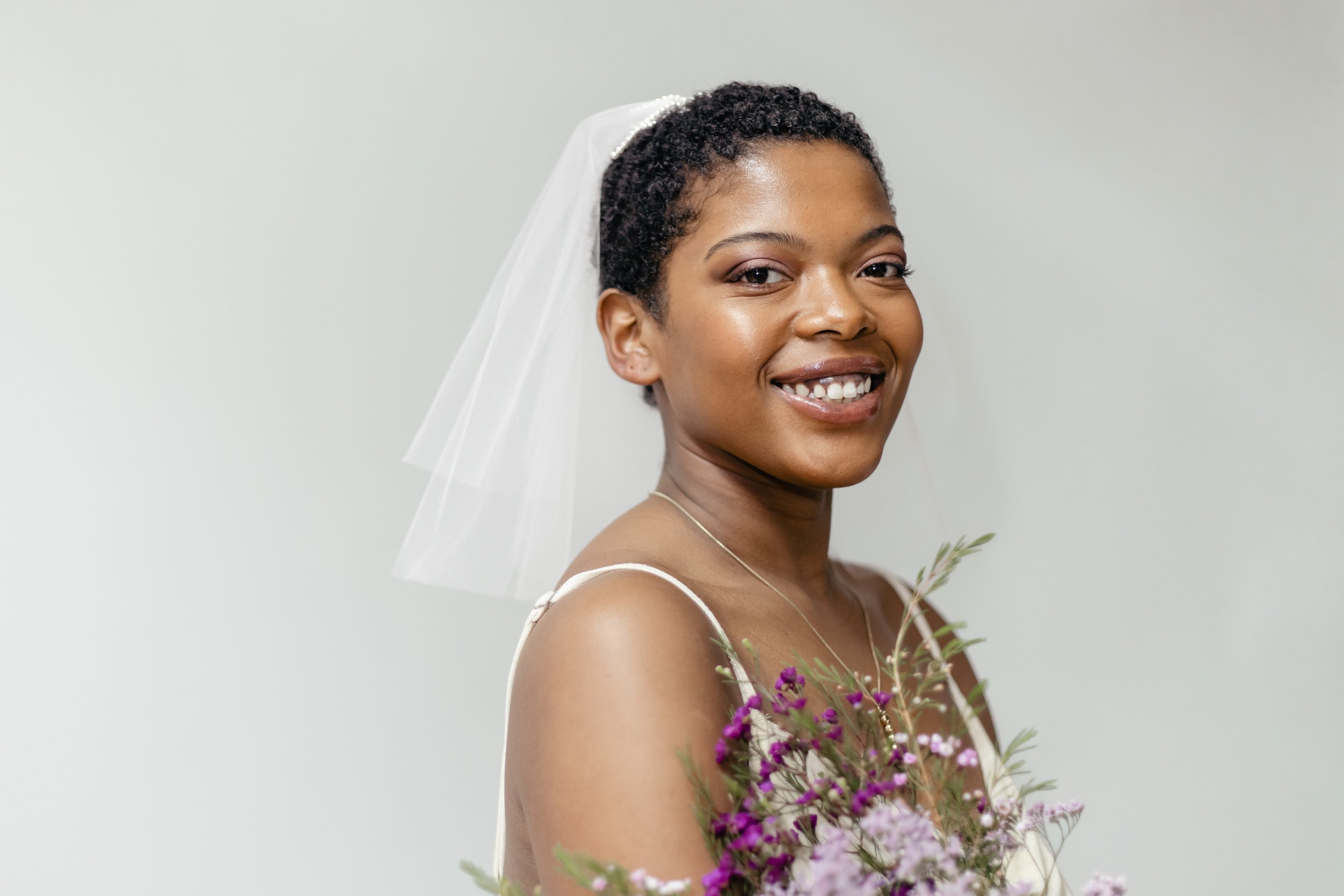 Short veil with pearls