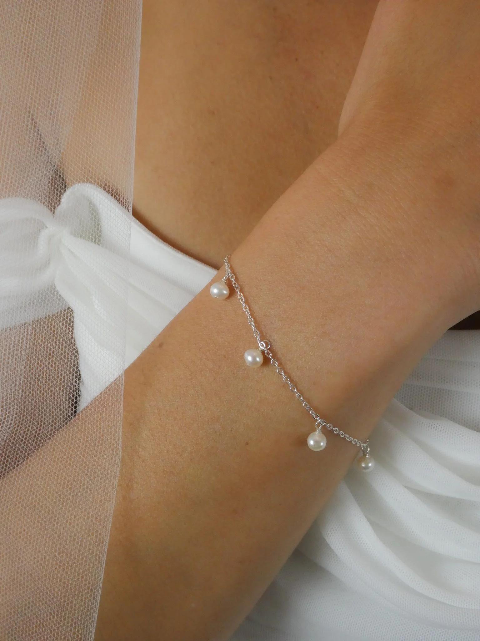 Pearl Dangle Bracelet