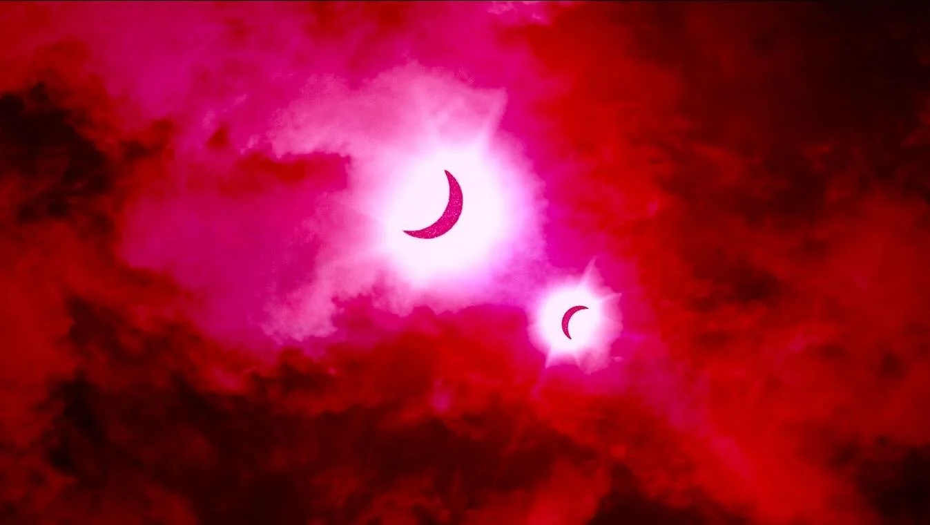 Ofc I loved Dune
.
.
.
#solareclipse #eclipse #eclipse2024 #eclipsephotography #cosmicart #trippyart #space #spaceart #dune #duneparttwo