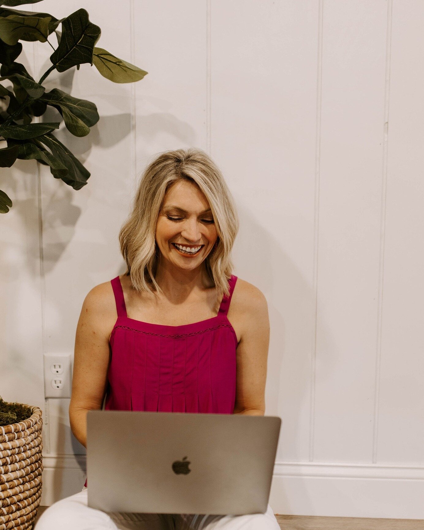 Ever wondered what it's like to have a financial expert look at your numbers with you, explain what they mean, and build out a strategy to work towards your goals? 🤔

Well, that's exactly what I LOVE to do and that's what you get FOR FREE as a bonus