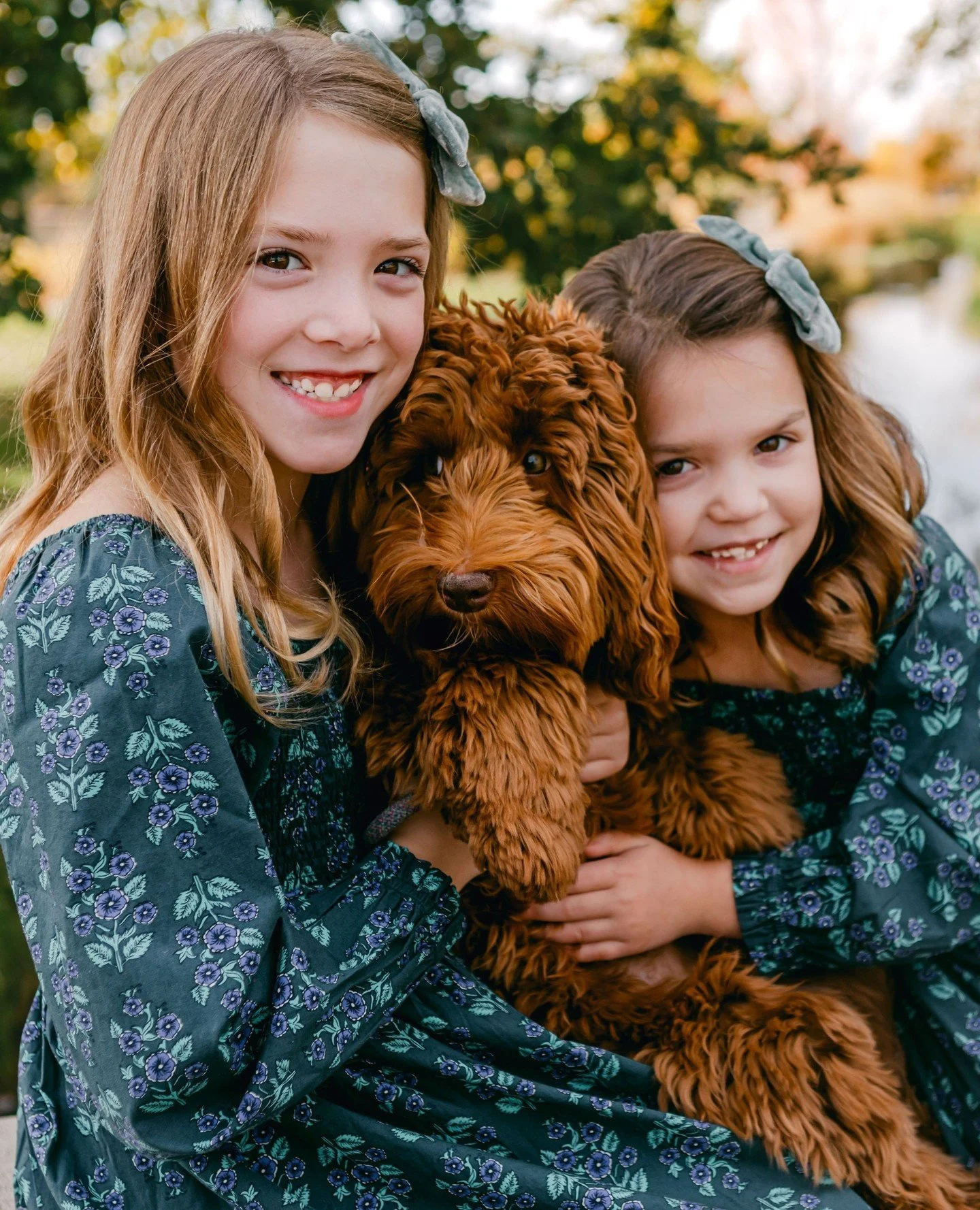 🍂🐾 Did you know your pups are welcome at Wash Park Fall Mini Portrait Sessions? 🐾🍂⁠
Bring the whole family&mdash;furry friends included&mdash;for a quick, fun, 15-minute session under Denver&rsquo;s golden fall leaves. I&rsquo;ll capture wagging 