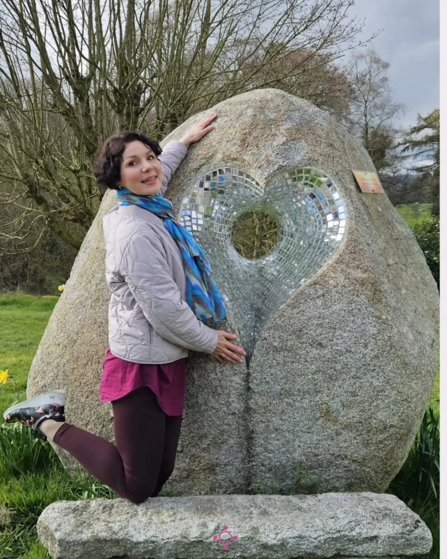 ༆ 𝑨 𝒉𝒖𝒏𝒅𝒓𝒆𝒅 𝒍𝒊𝒕𝒕𝒍𝒆 𝒓𝒆𝒇𝒍𝒆𝒄𝒕𝒊𝒐𝒏𝒔 𝒐𝒇 𝒕𝒉𝒆 𝒘𝒐𝒓𝒍𝒅 𝒊𝒏 𝒕𝒉𝒊𝒔 𝒎𝒊𝒓𝒓𝒐𝒓 𝒉𝒆𝒂𝒓𝒕 𝒑𝒐𝒓𝒕𝒂𝒍... ༆

I wonder if this is what Source wanted to experience, being reflected in countless beings, shapes and forms, sound