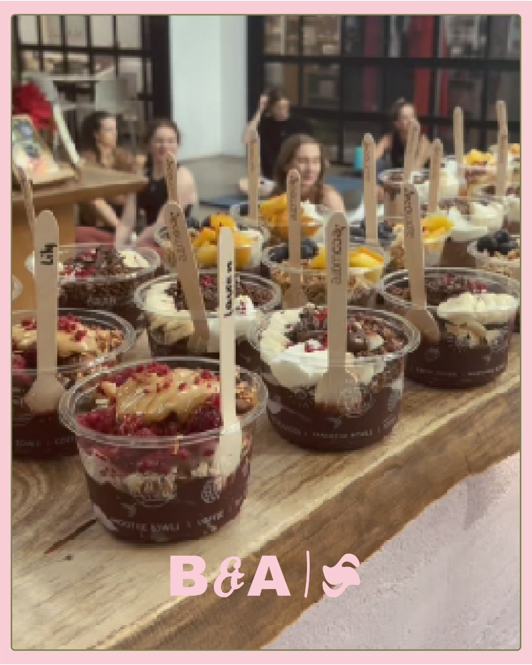 Saturday morning plans? Stretch and smoothie with us and @stretchy.yoga with an hour flow followed by bowl or smoothie of choice included in your ticket! Plus a health zing shot of @solanarituals to put a pep in your step ✌🏼 book via our Events link