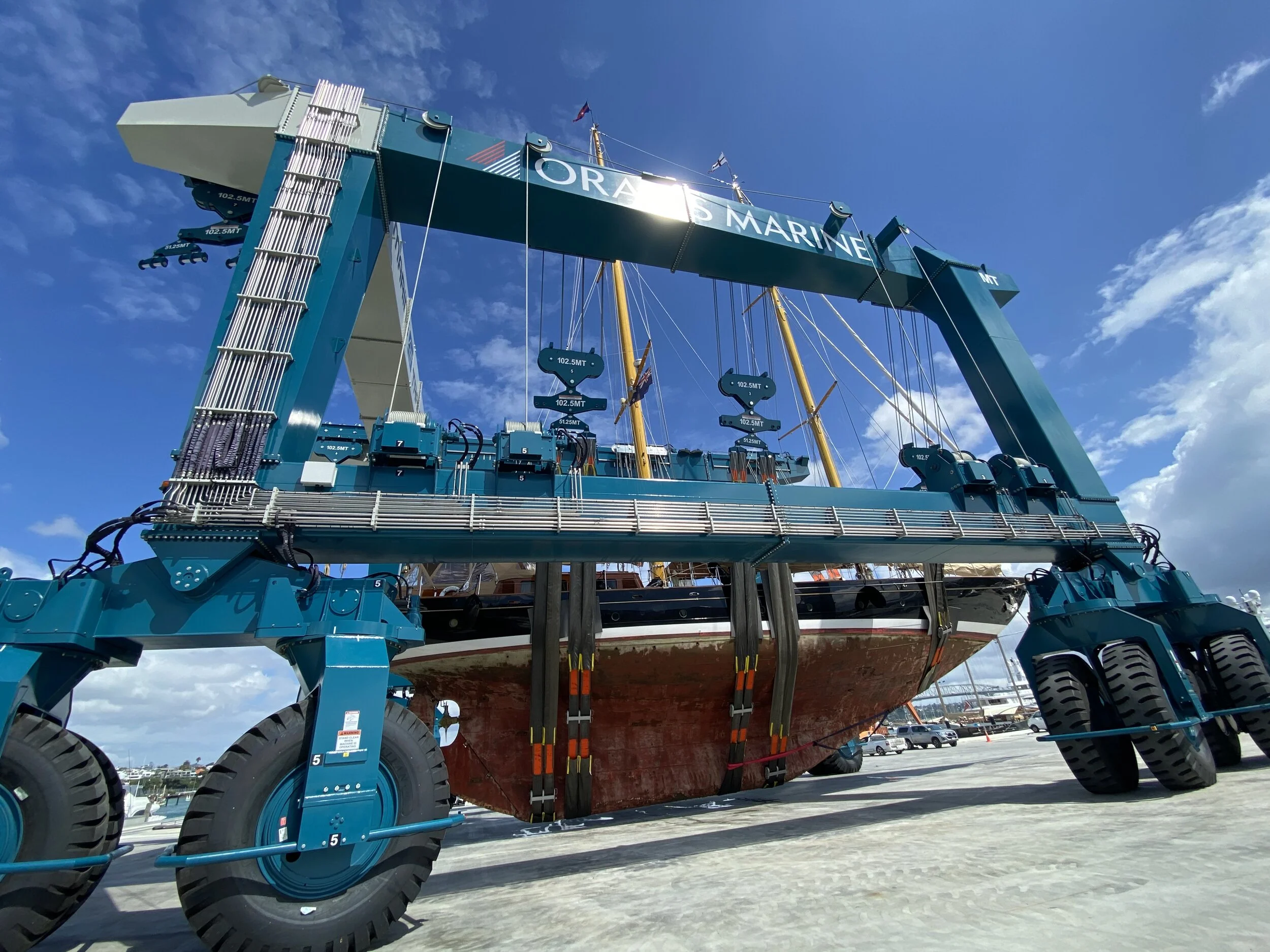 First for New Zealand - 820 tonne marinetravel lift completes first haul out