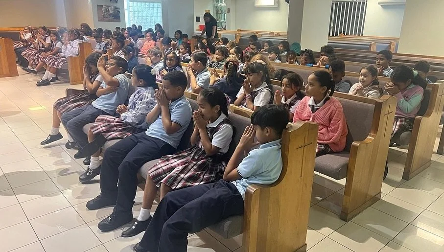 🙌🏼🫶🏻 ⁣
⁣⁣
⁣&iexcl;Hay algo tan especial y tan hermoso en ver a los ni&ntilde;os alabar a Dios con todo su coraz&oacute;n!⁣
⁣⁣
⁣"Y &eacute;l dijo: "De verdad os digo que, a menos que cambi&eacute;is y os convirt&aacute;is en ni&ntilde;os