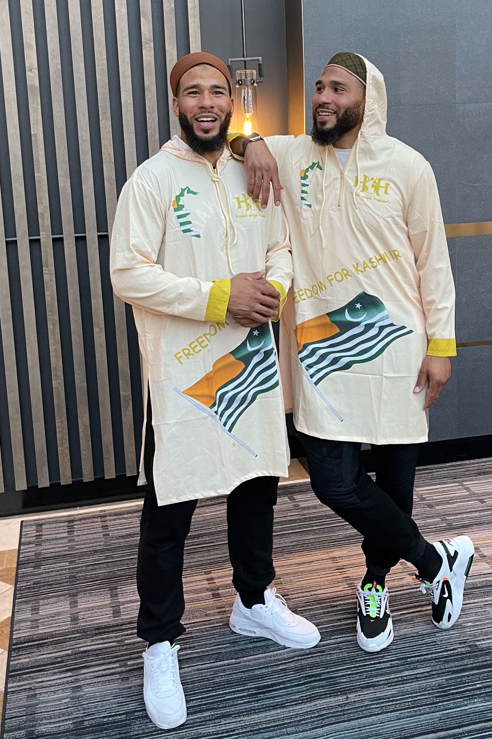 The-Twins-6.jpg