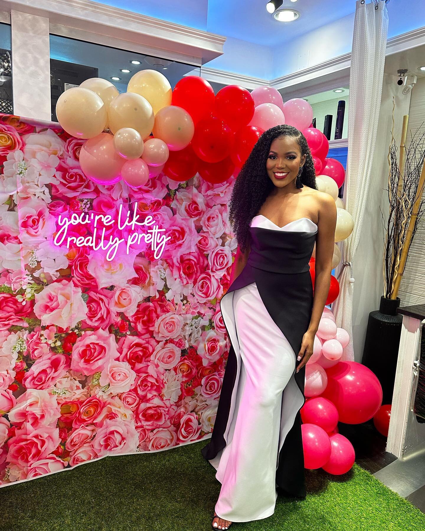 Happy 10 Year Anniversary @spalogicdc 🎉
Thank you for the stunning evening gown @signature.dresses it was a crowd favorite at the celebratory fashion show! 

📸 @ageownsphotography 💇🏾&zwj;♀️@spalogicdc 
🌸@mabmagicalevents 
👗@signature.dresses 
?