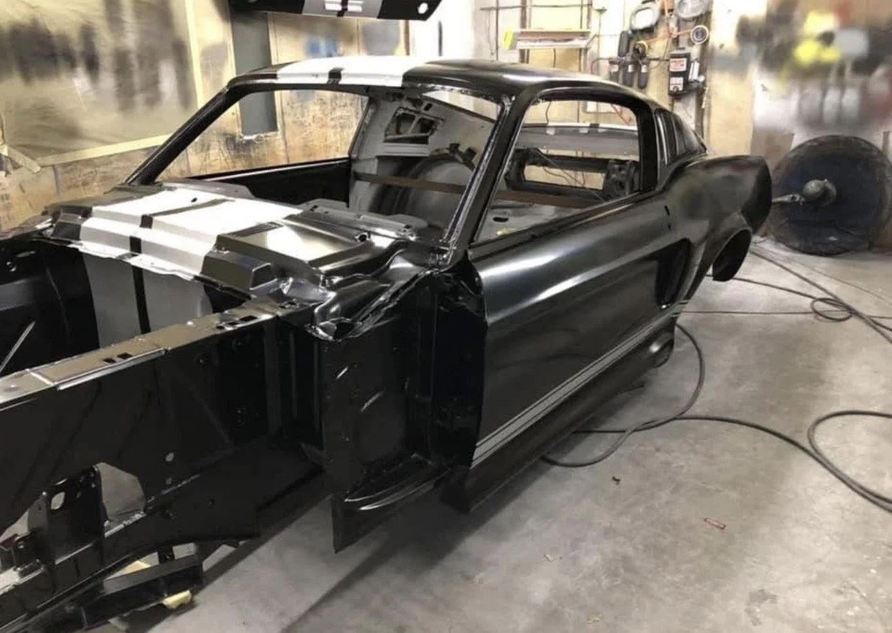 Raven Black W/Silver Frost Stripes 67 E Mustang