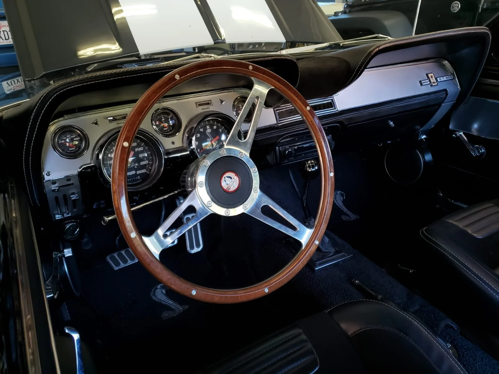 Lokar Pedals, Shelby interner and gauges pure perfection 