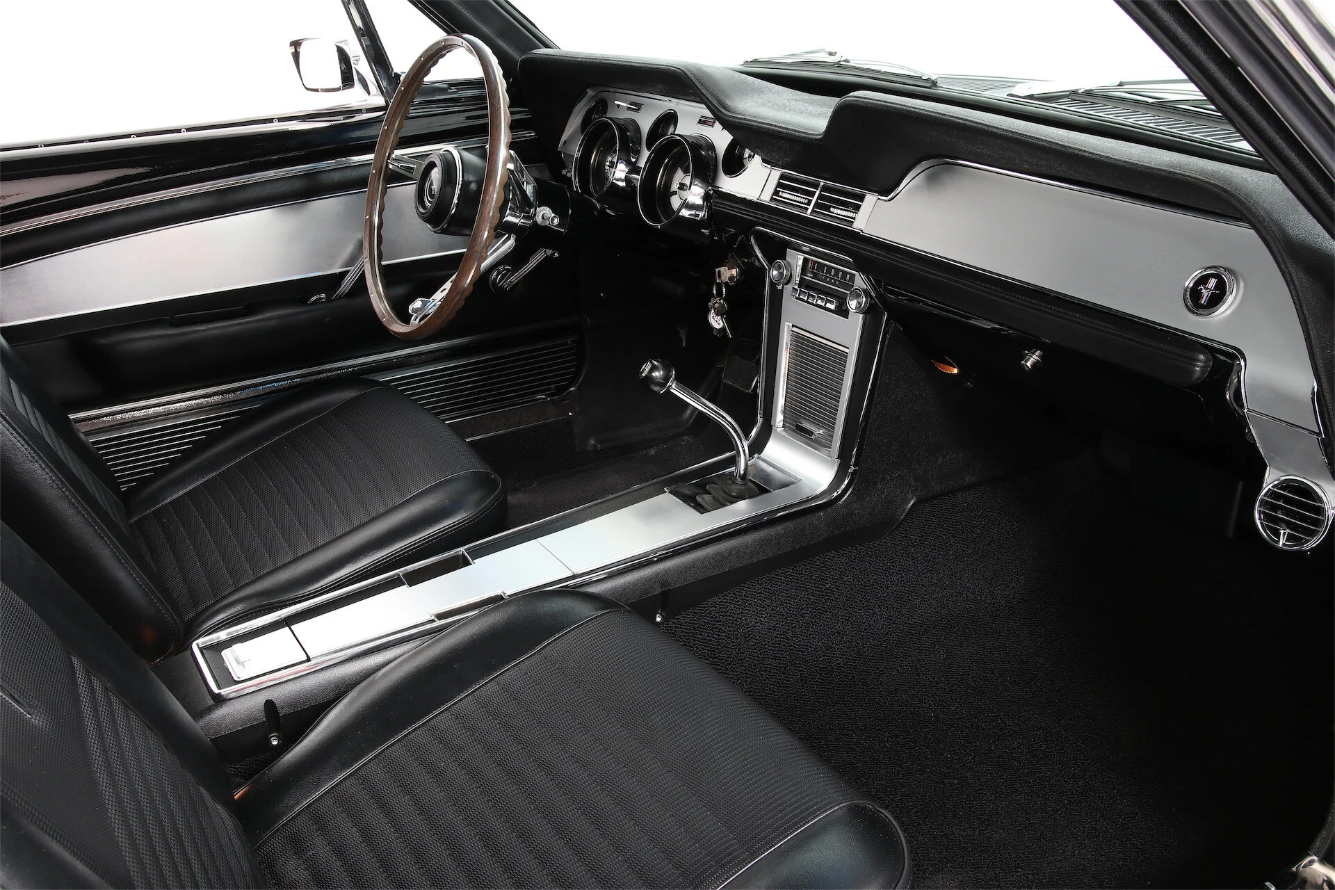 1967-Mustang-GT-S-Code-Fastback-black-09.JPG