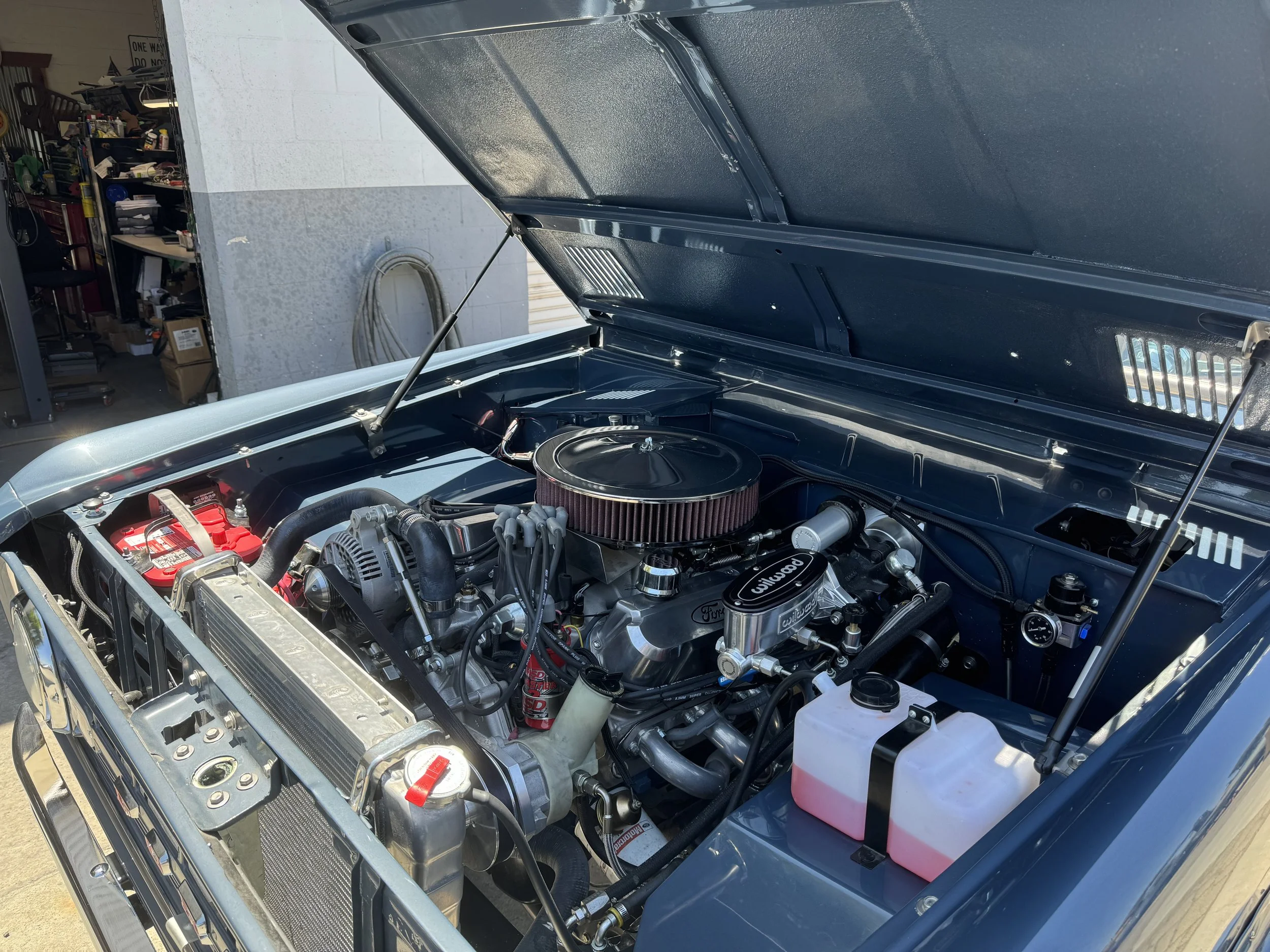 71 Bronco w/306 Bronco Polished Valve Covers AOD